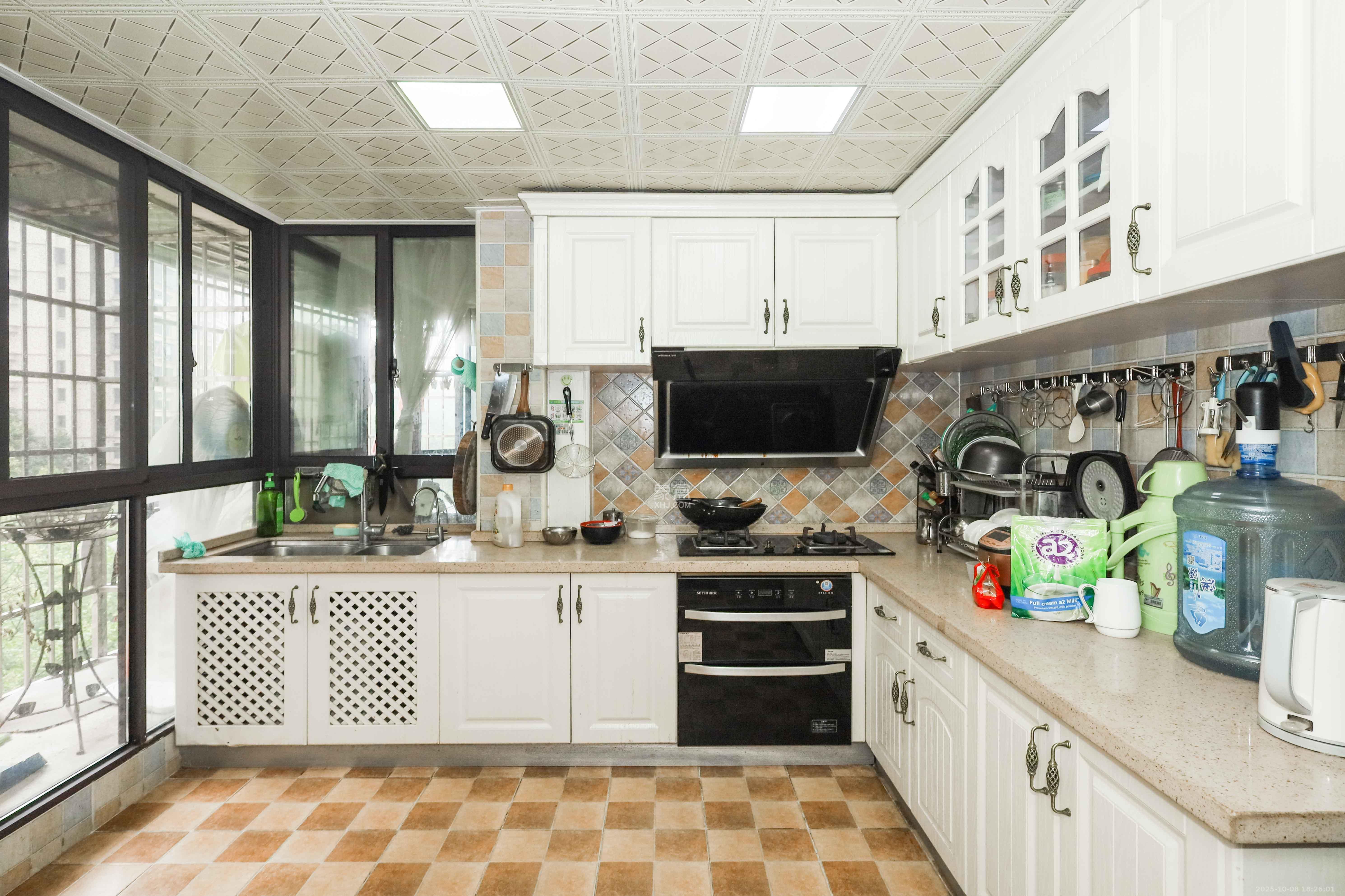 保利麓谷林语D区  4室2厅2卫    128.0万厨房