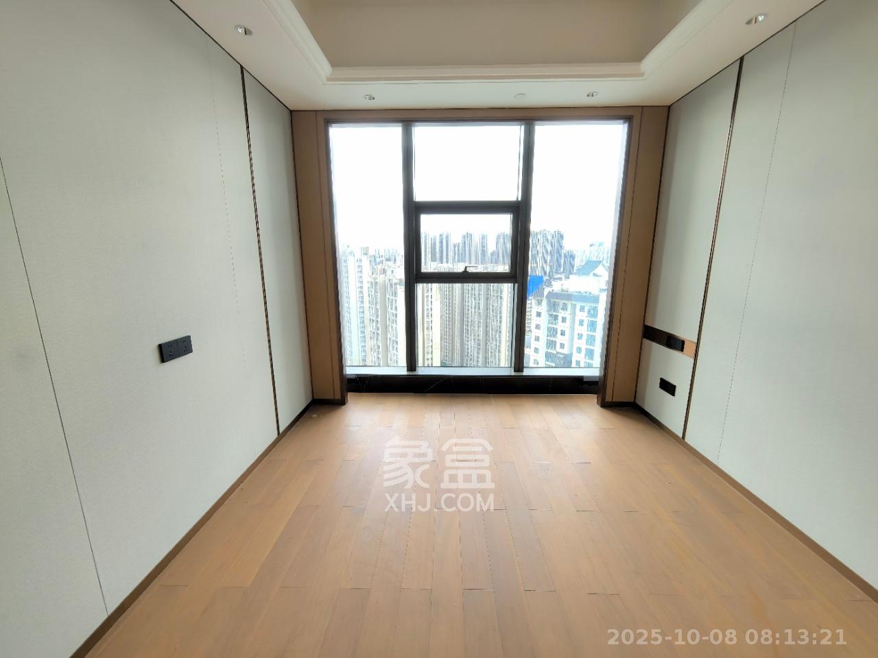 运达中央广场三期  3室2厅2卫    9000.0元/月室内图