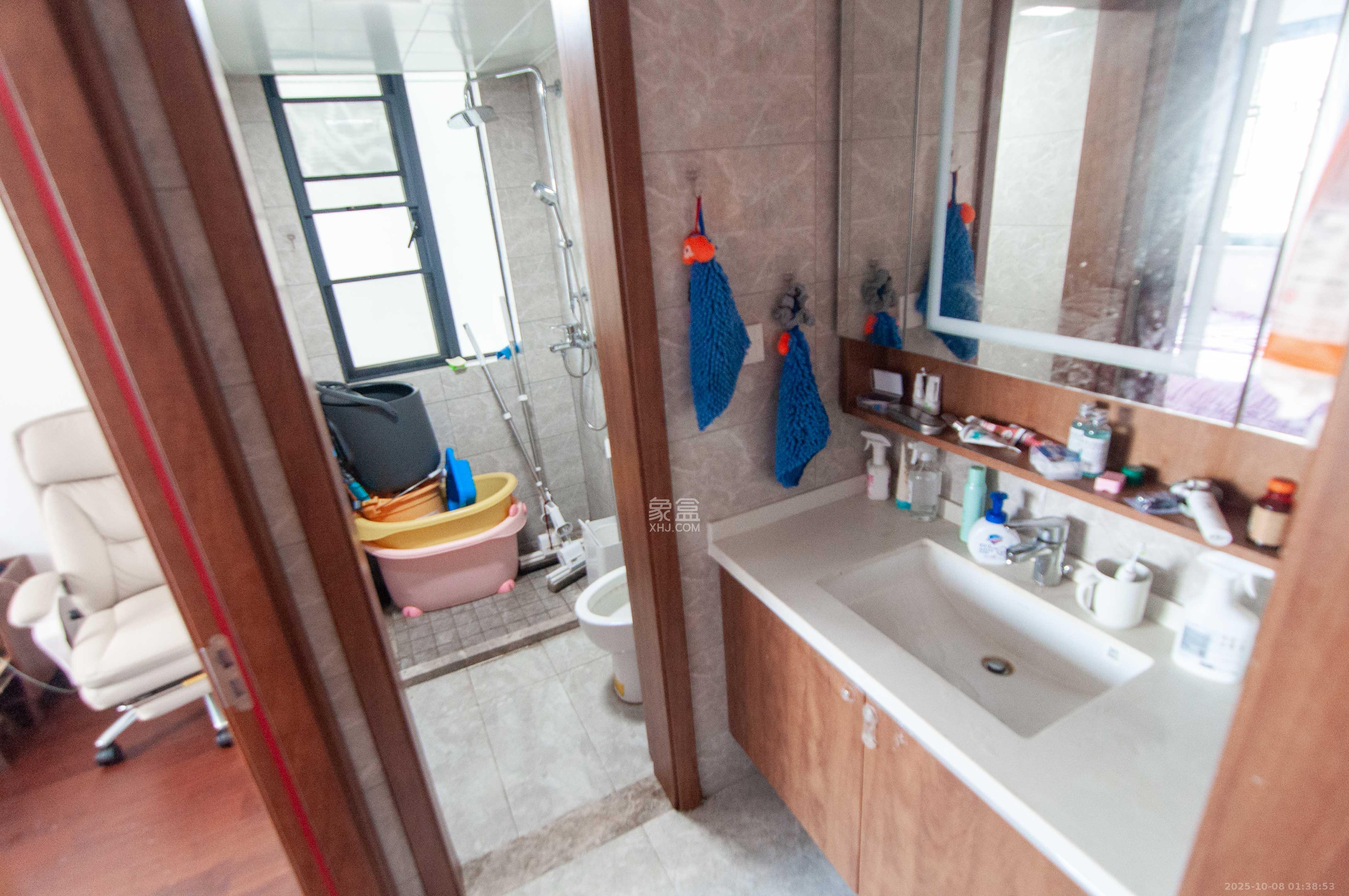 旭辉都会山  3室2厅2卫    176.0万其他