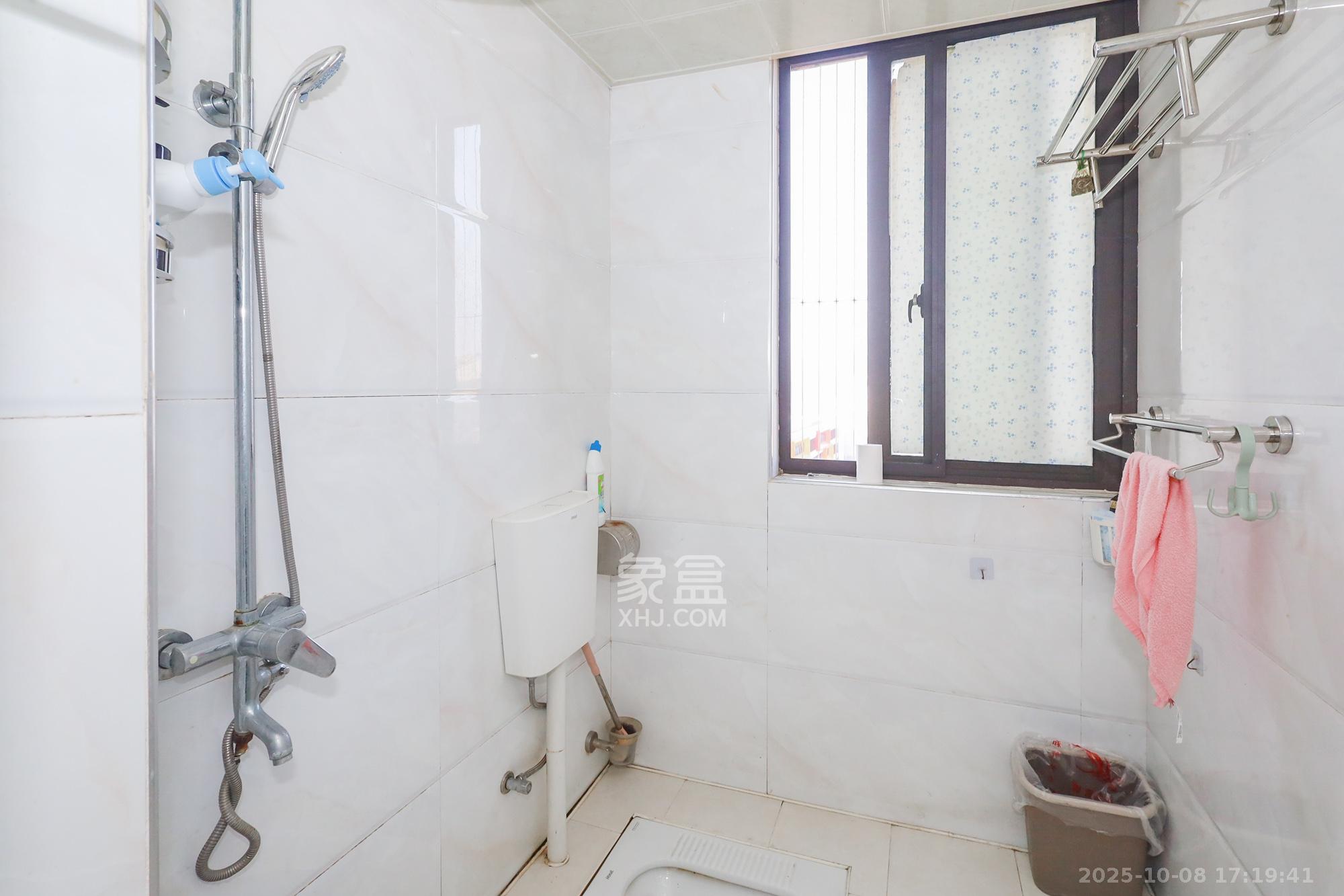 钰龙天下二期（钰龙佳园）  3室2厅2卫    248.0万卫生间