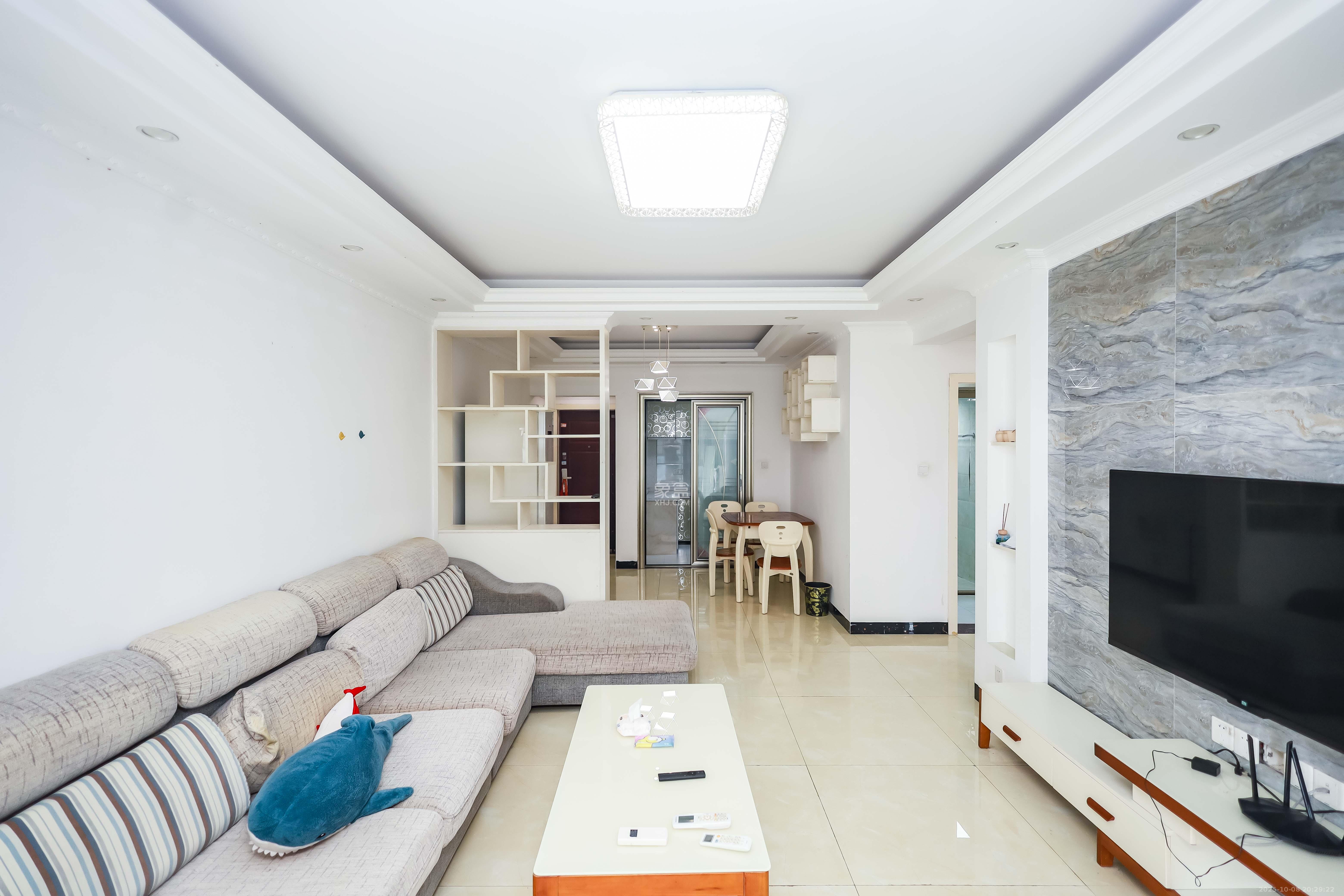 潇湘奥林匹克花园  3室2厅1卫    88.0万客厅