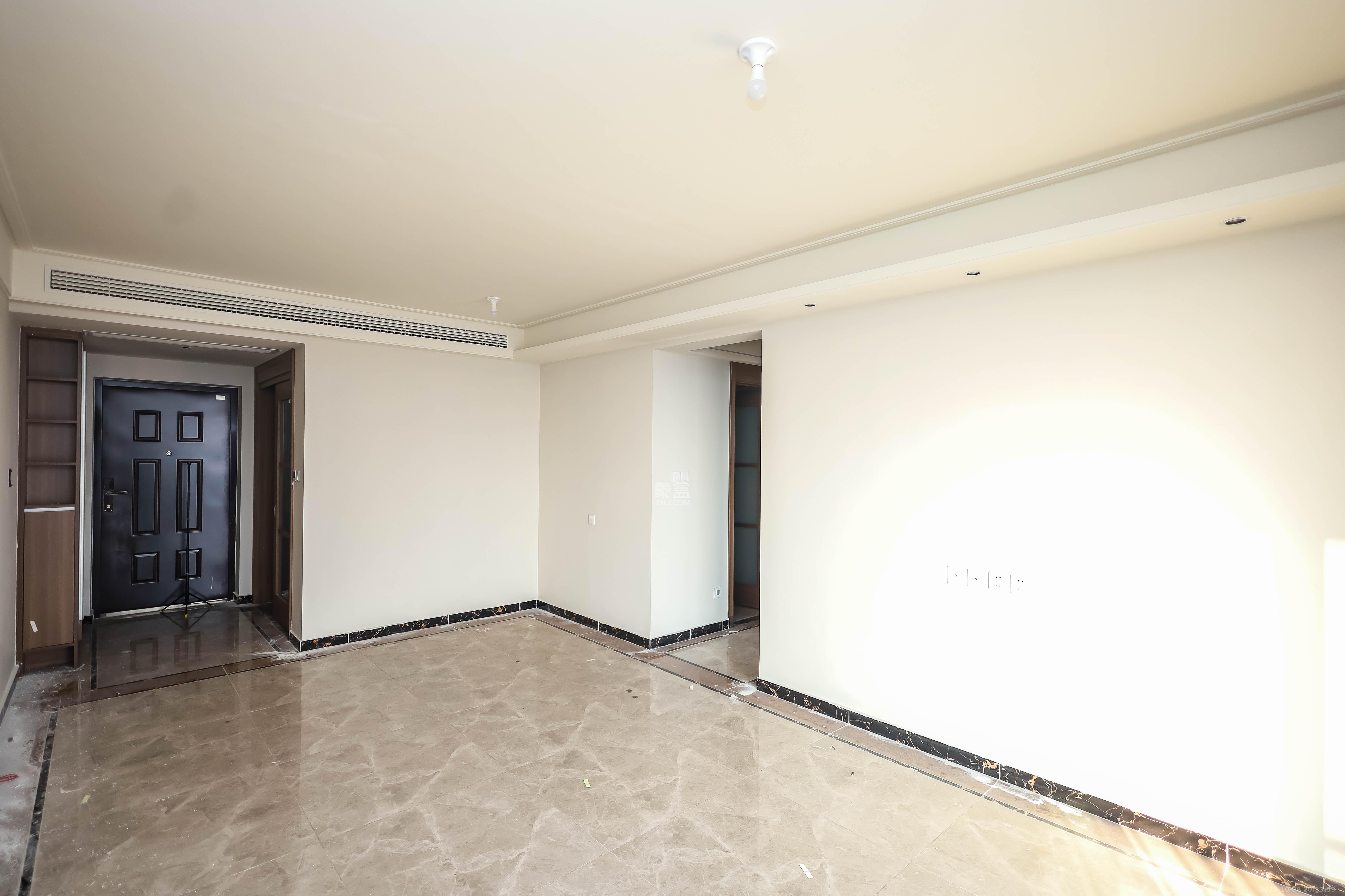 保利恒伟时光印象  4室2厅2卫    103.8万 保利恒伟时光印象  4室2厅2卫    103.8万客厅