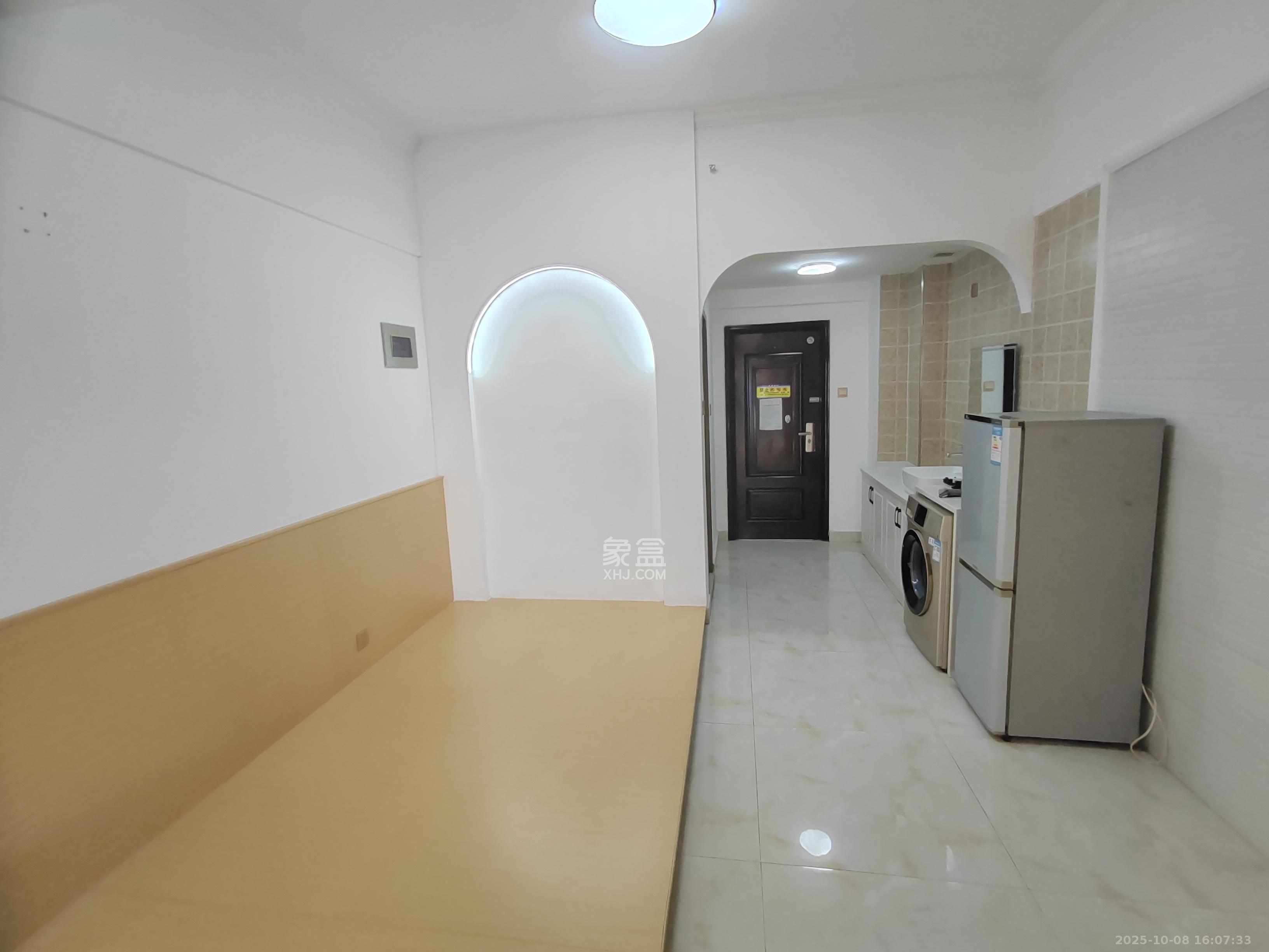 七彩丽都 1室1厅1卫 2100.0元/月 七彩丽都 1室1厅1卫 2100.0元/月室内图