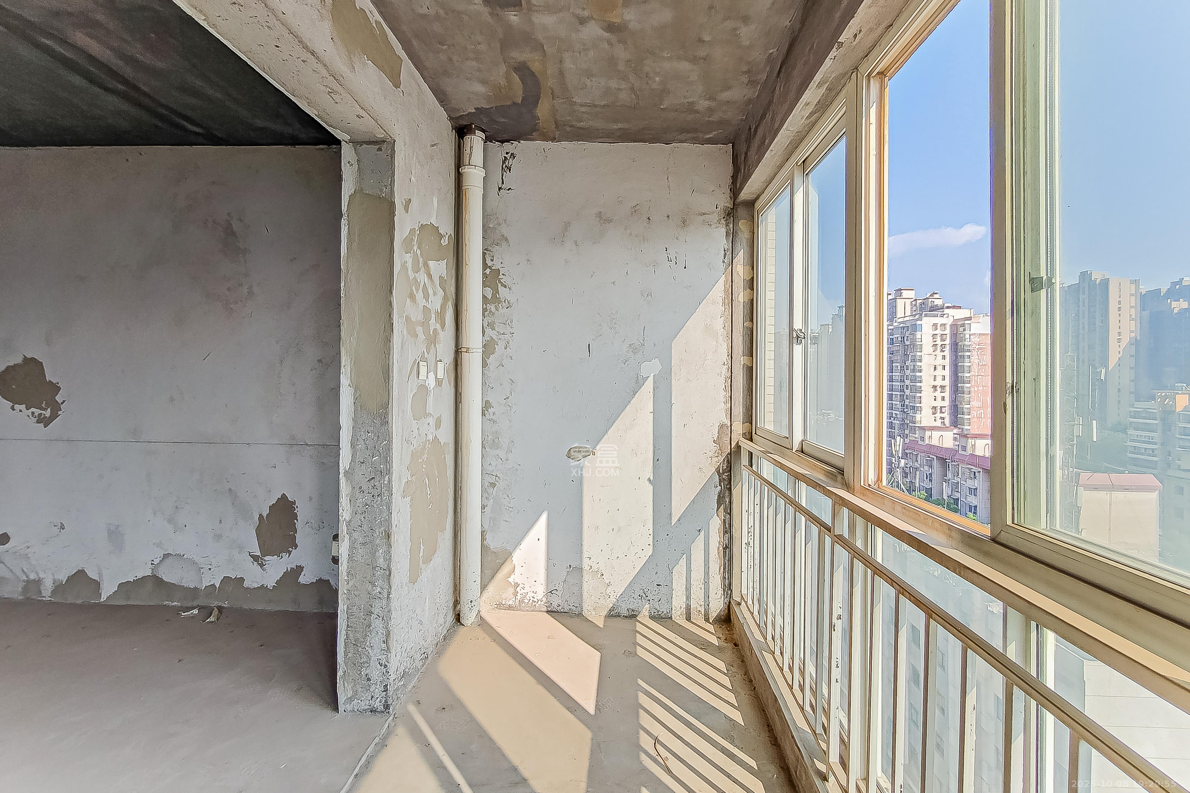 菁华源  3室2厅2卫    79.8万阳台