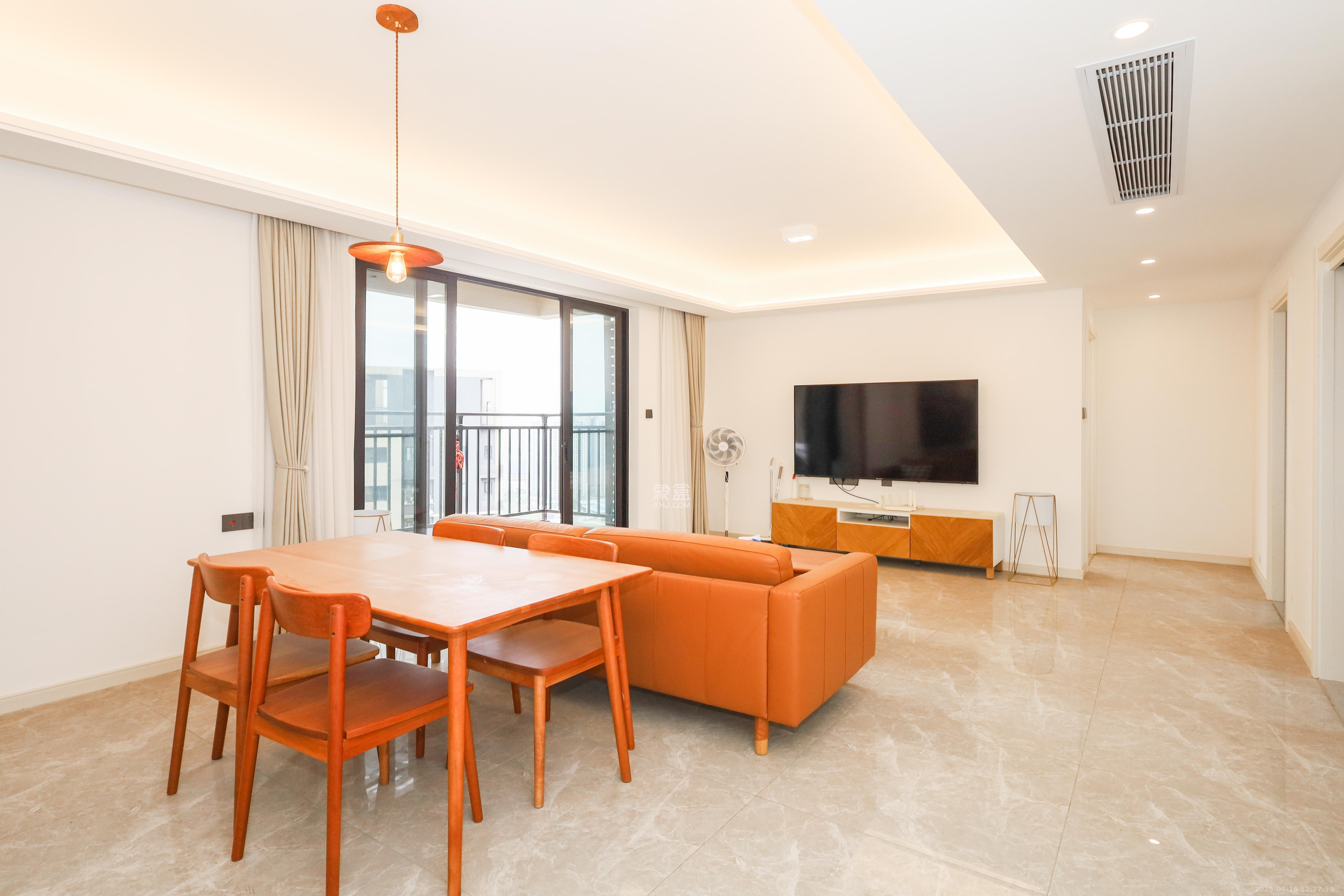 万科金色梦想A区  4室2厅2卫    3500.0元/月户型图