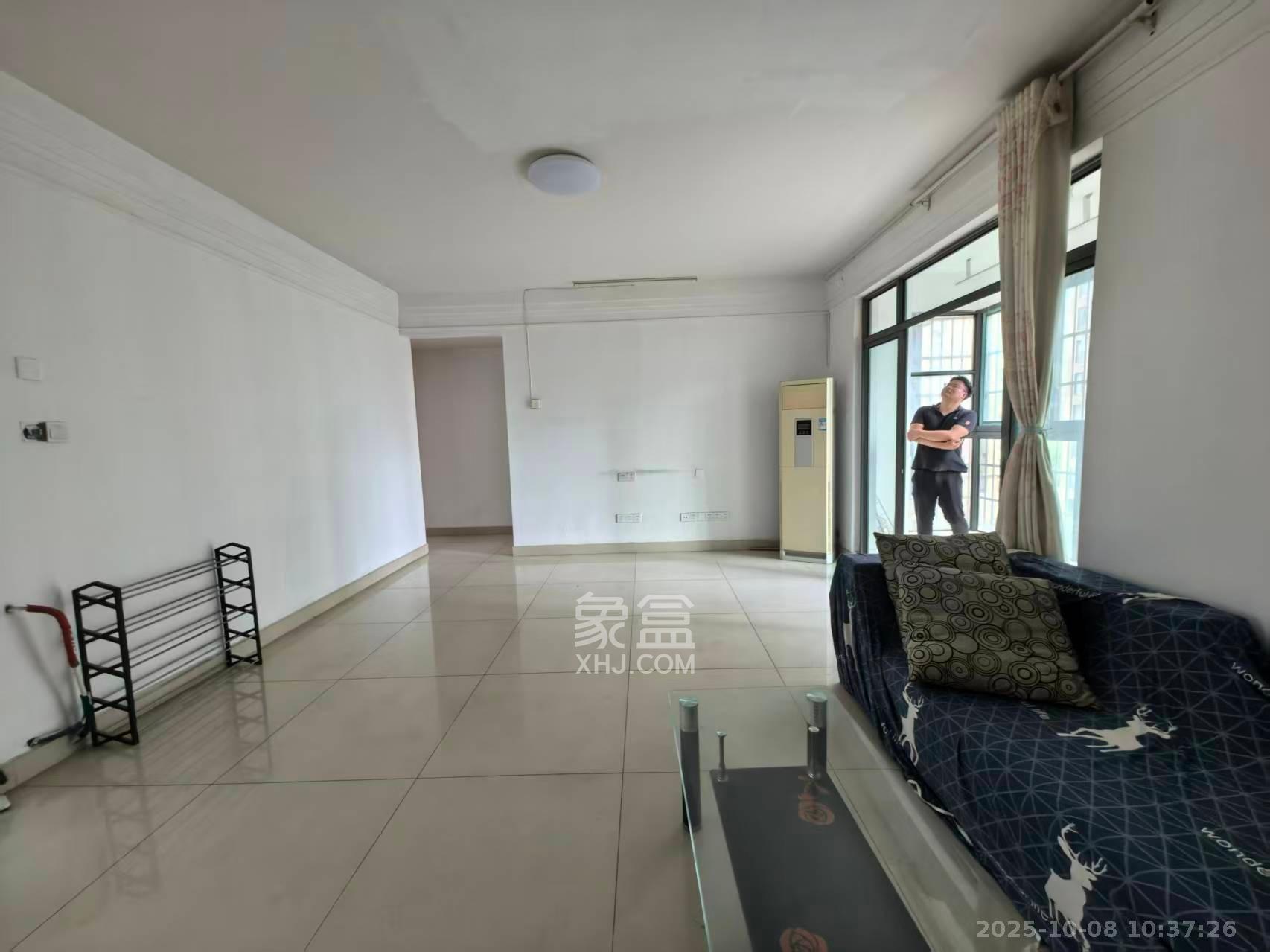 鑫远熙山 4室2厅2卫 2450.0元/月 鑫远熙山 4室2厅2卫 2450.0元/月室内图