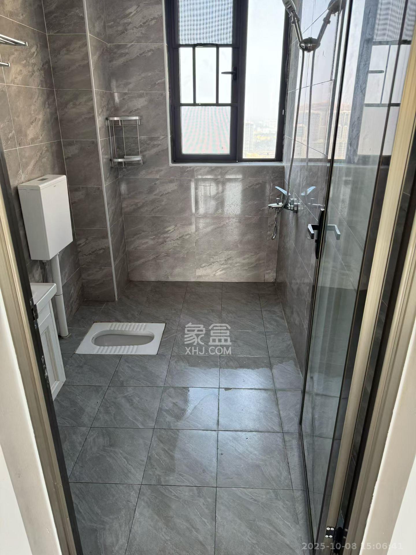 润和山水郡 4室2厅2卫 2200.0元/月 润和山水郡 4室2厅2卫 2200.0元/月室内图