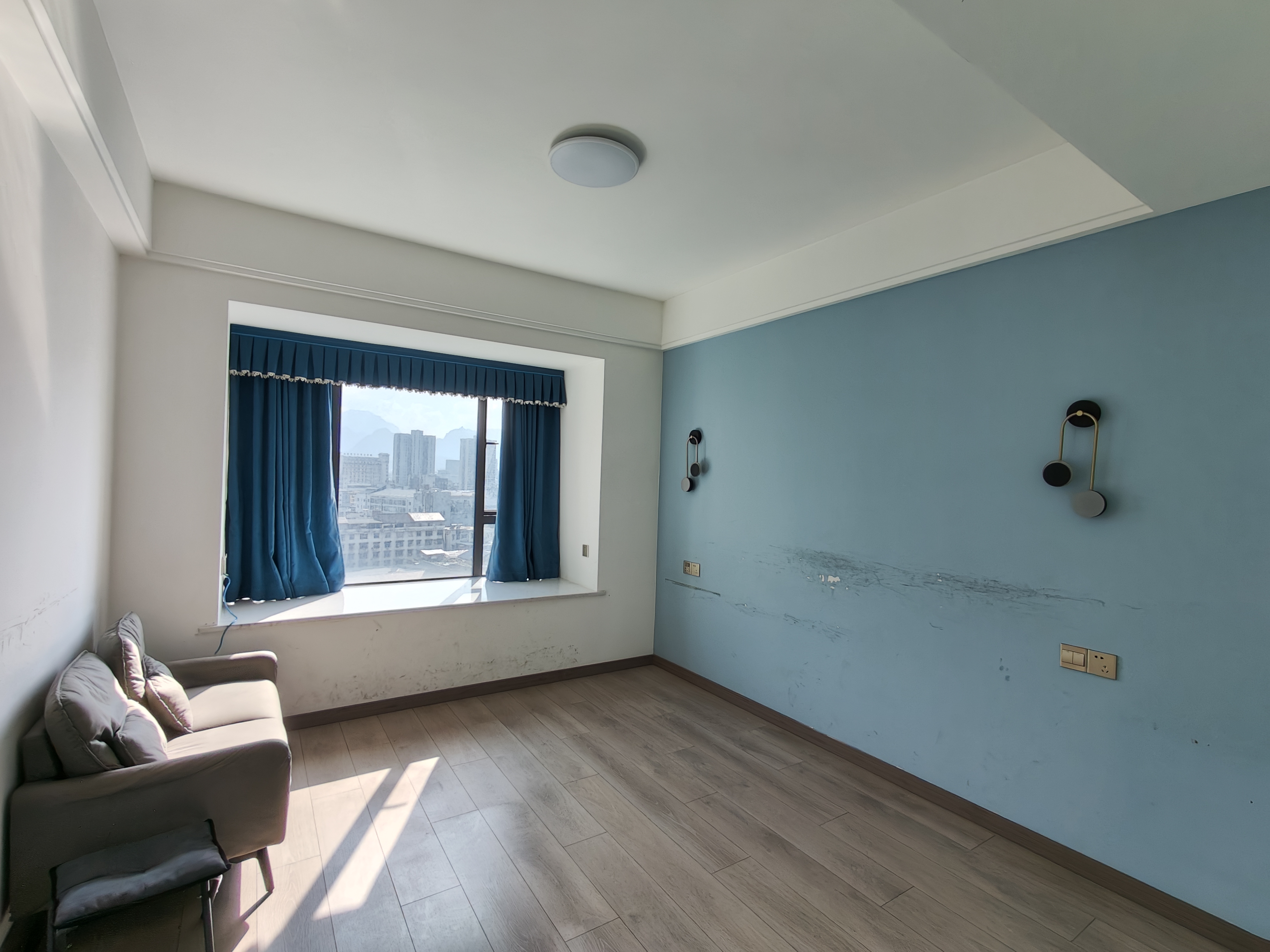 福天华府 2室2厅1卫 1900.0元/月 福天华府 2室2厅1卫 1900.0元/月室内图