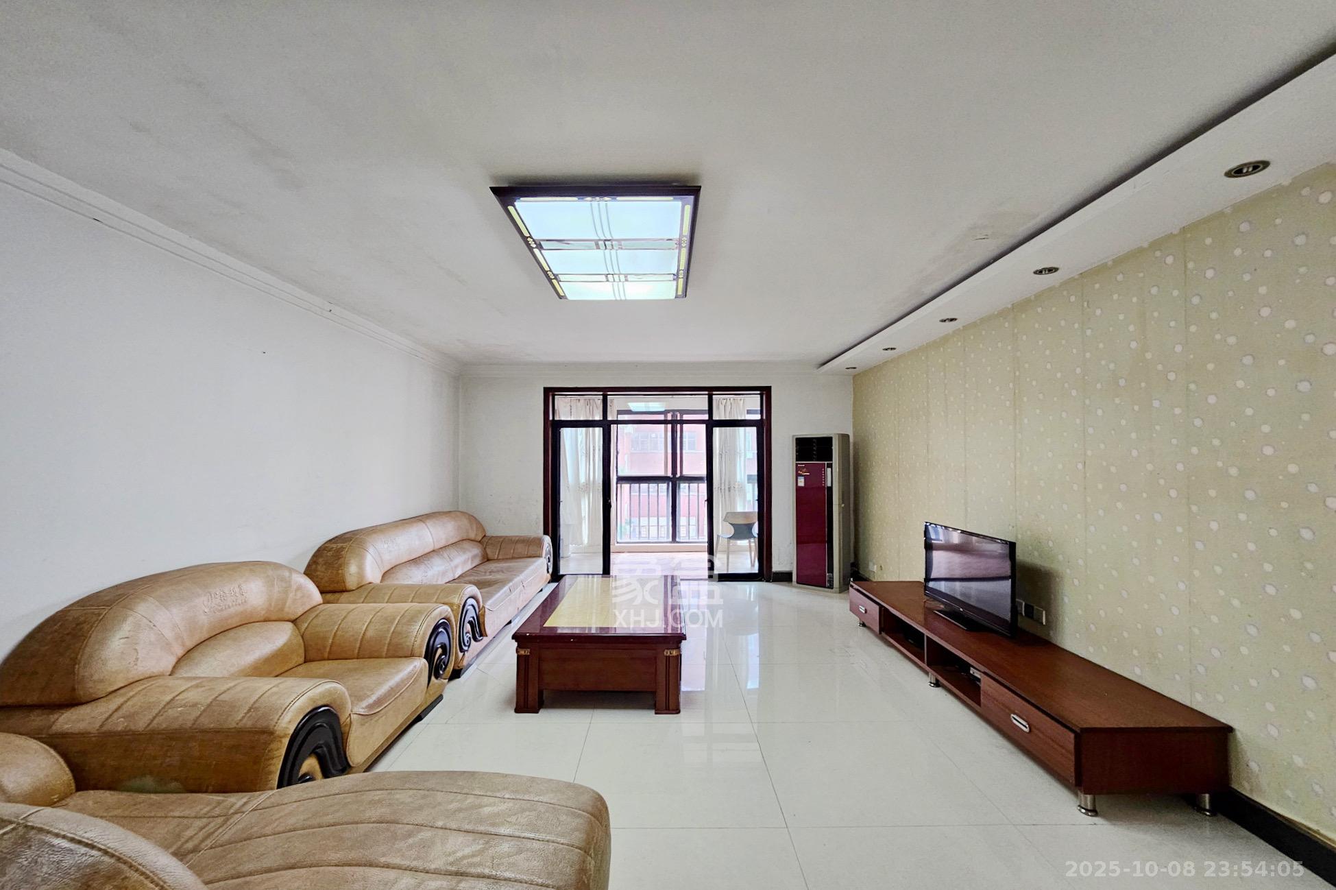 三江花中城 2室2厅1卫 2500.0元/月 三江花中城 2室2厅1卫 2500.0元/月室内图