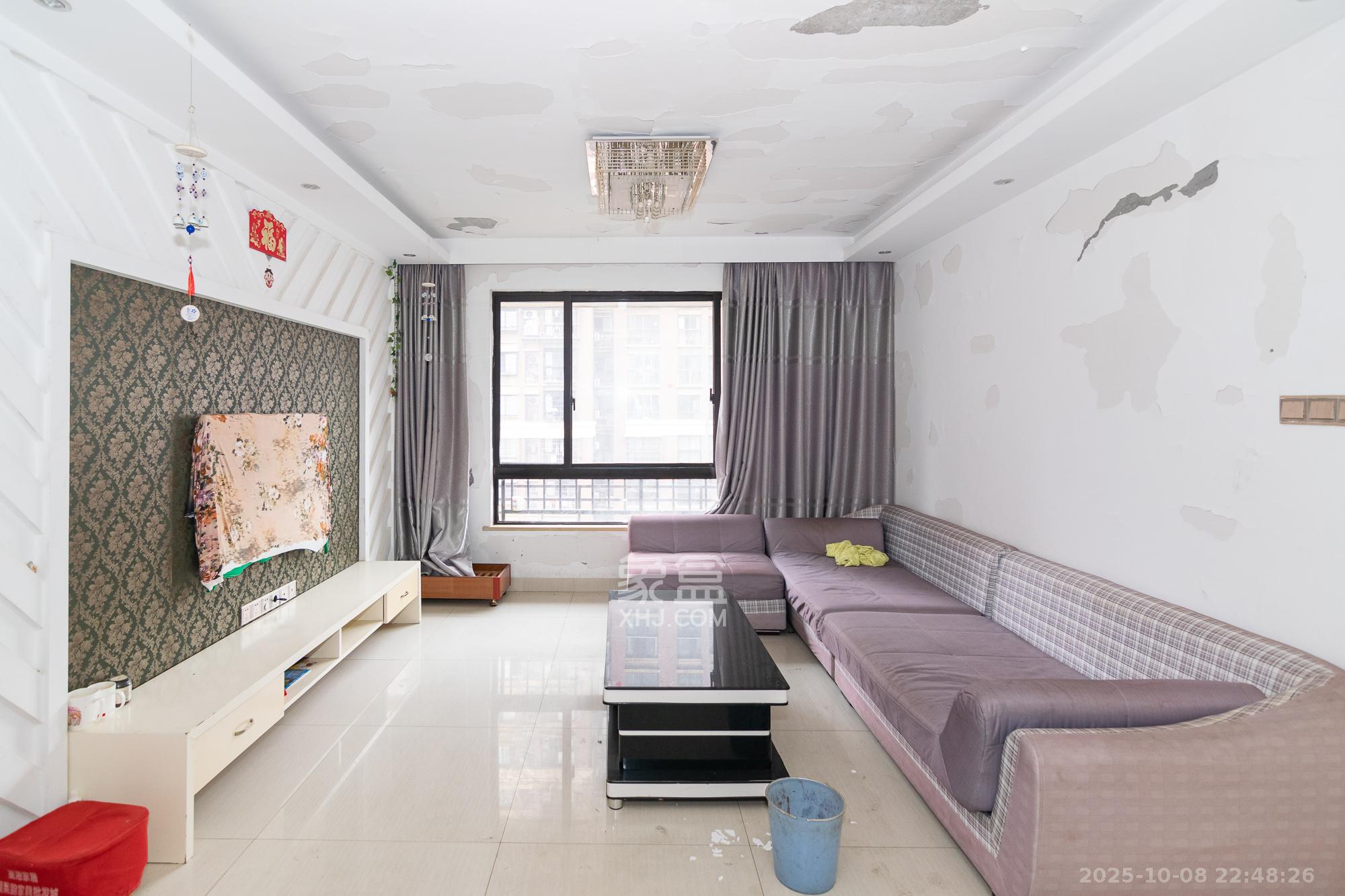 新城国际花都 3室2厅1卫 62.8万 新城国际花都 3室2厅1卫 62.8万客厅