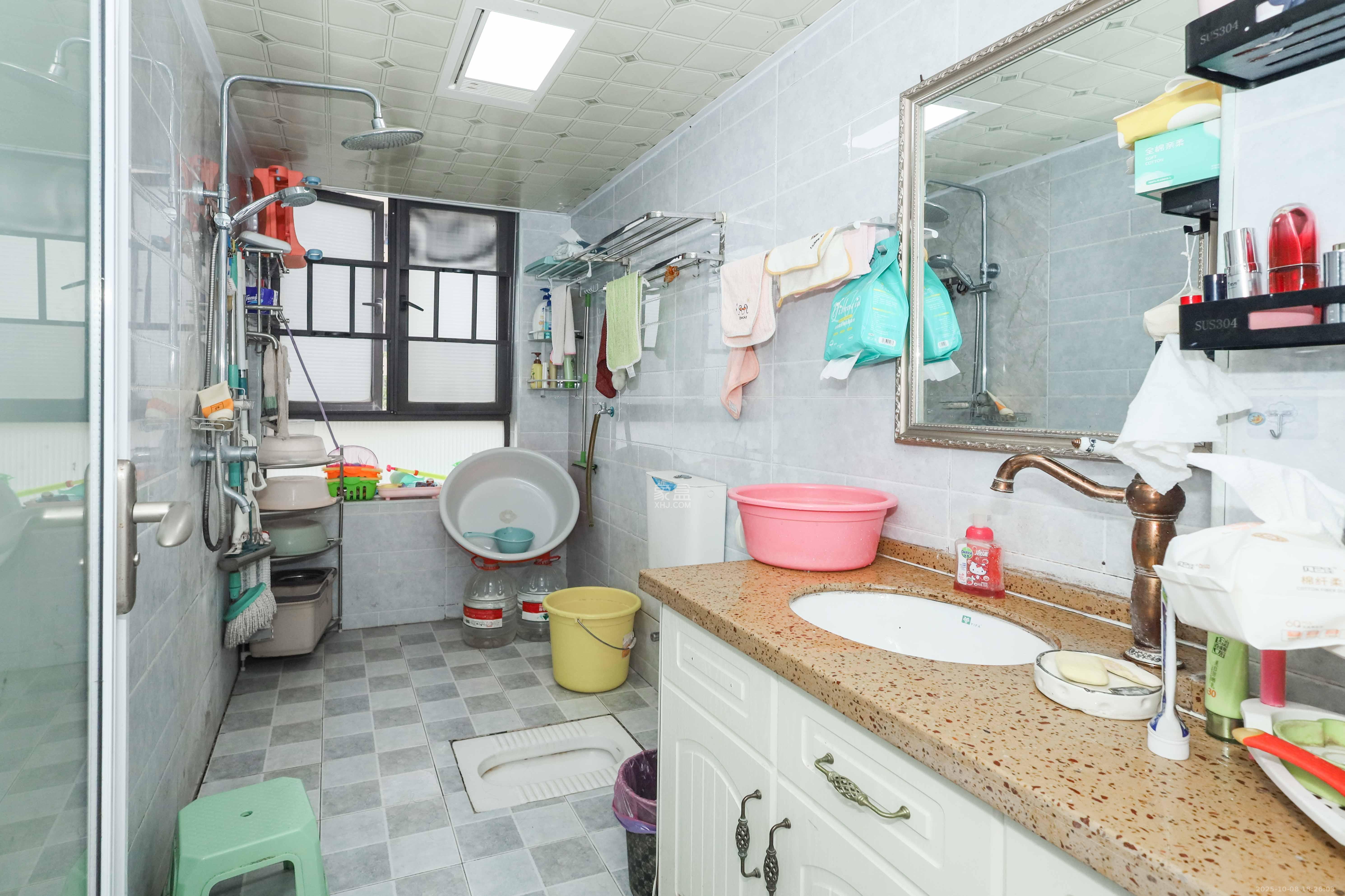 保利麓谷林语D区  4室2厅2卫    128.0万卫生间