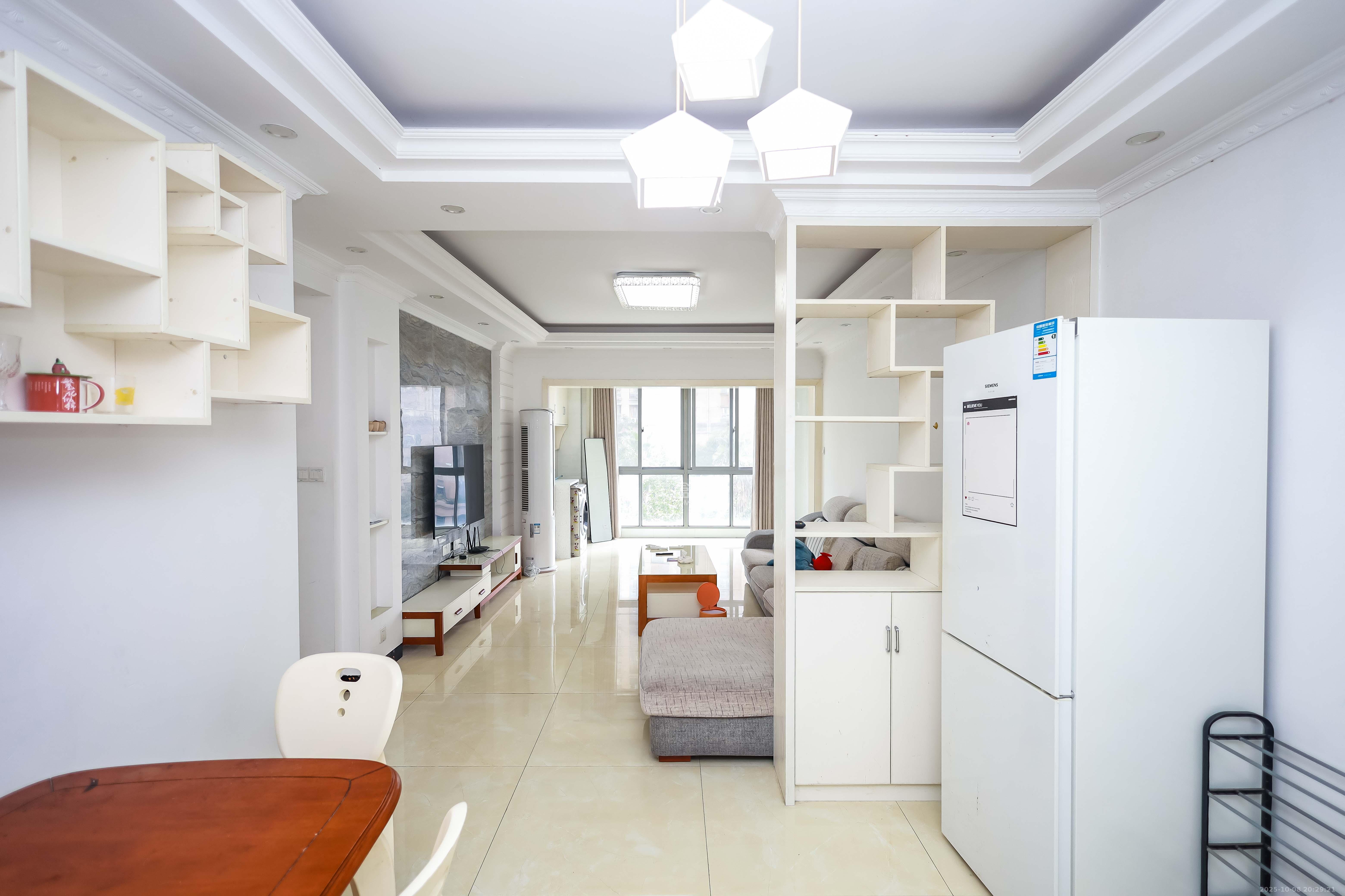 潇湘奥林匹克花园 3室2厅1卫 88.0万 潇湘奥林匹克花园 3室2厅1卫 88.0万客厅