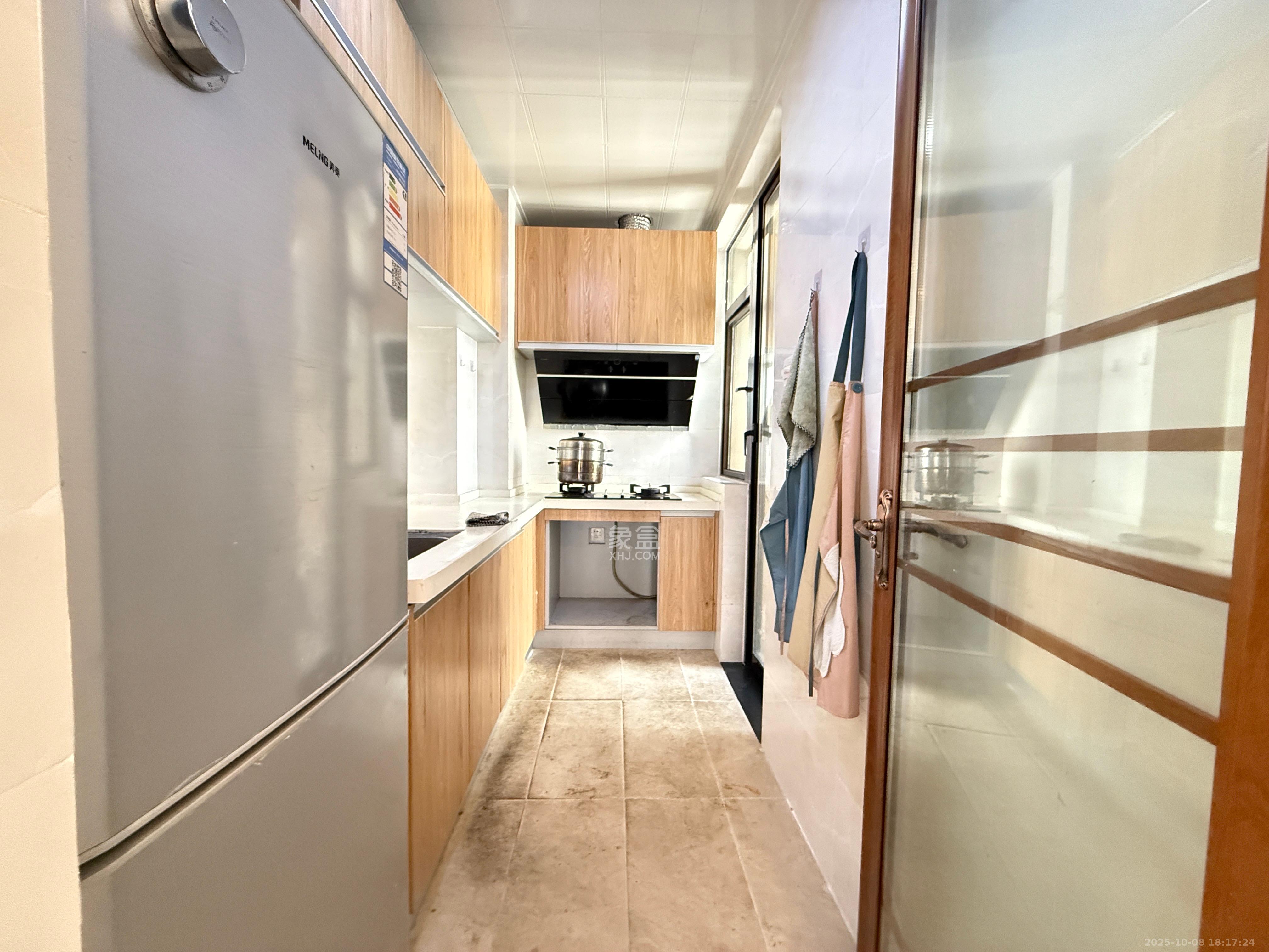 江山帝景哈佛  3室2厅1卫    2200.0元/月 江山帝景哈佛  3室2厅1卫    2200.0元/月室内图