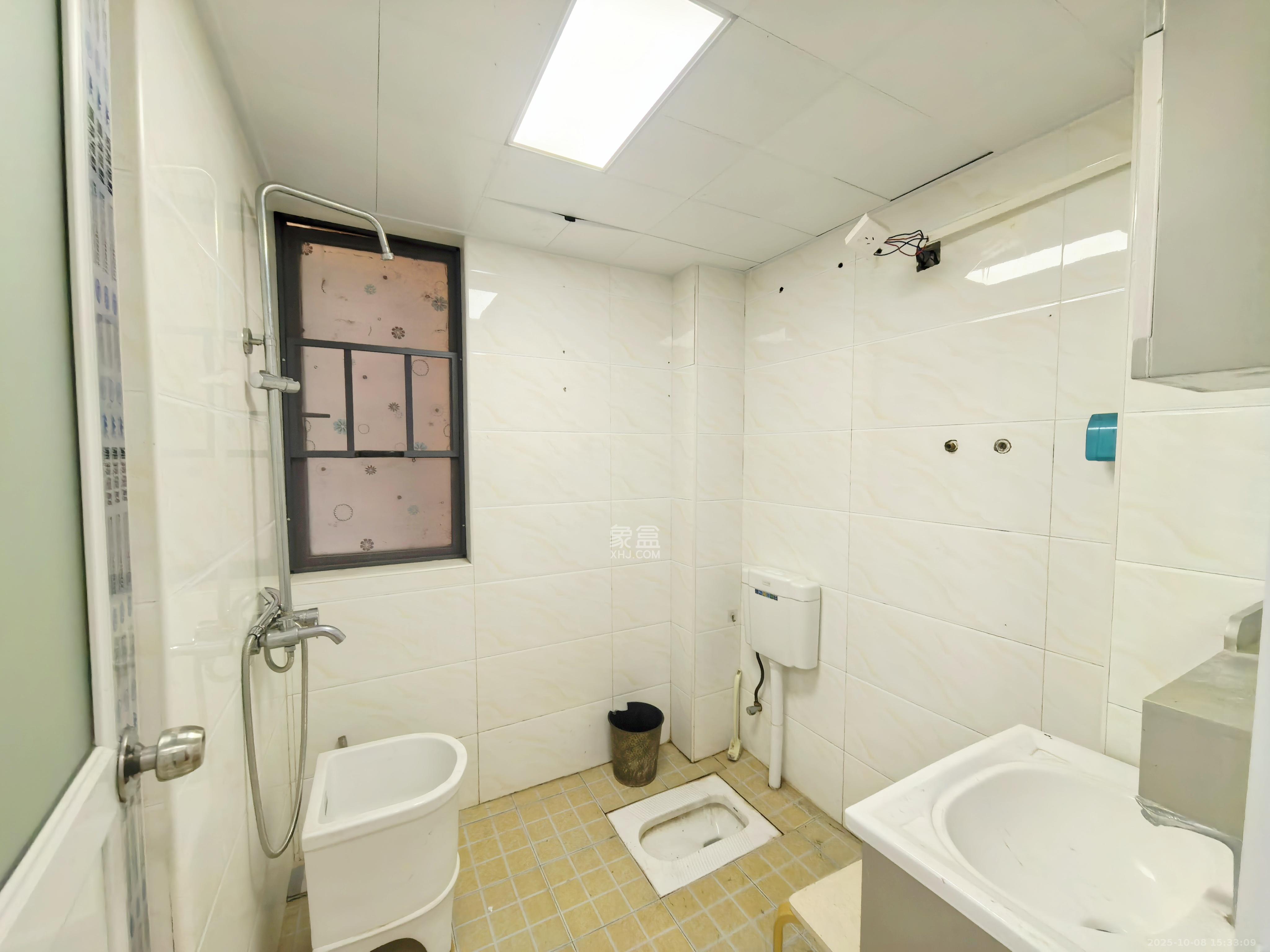 中城丽景香山园 4室2厅2卫 3200.0元/月 中城丽景香山园 4室2厅2卫 3200.0元/月室内图