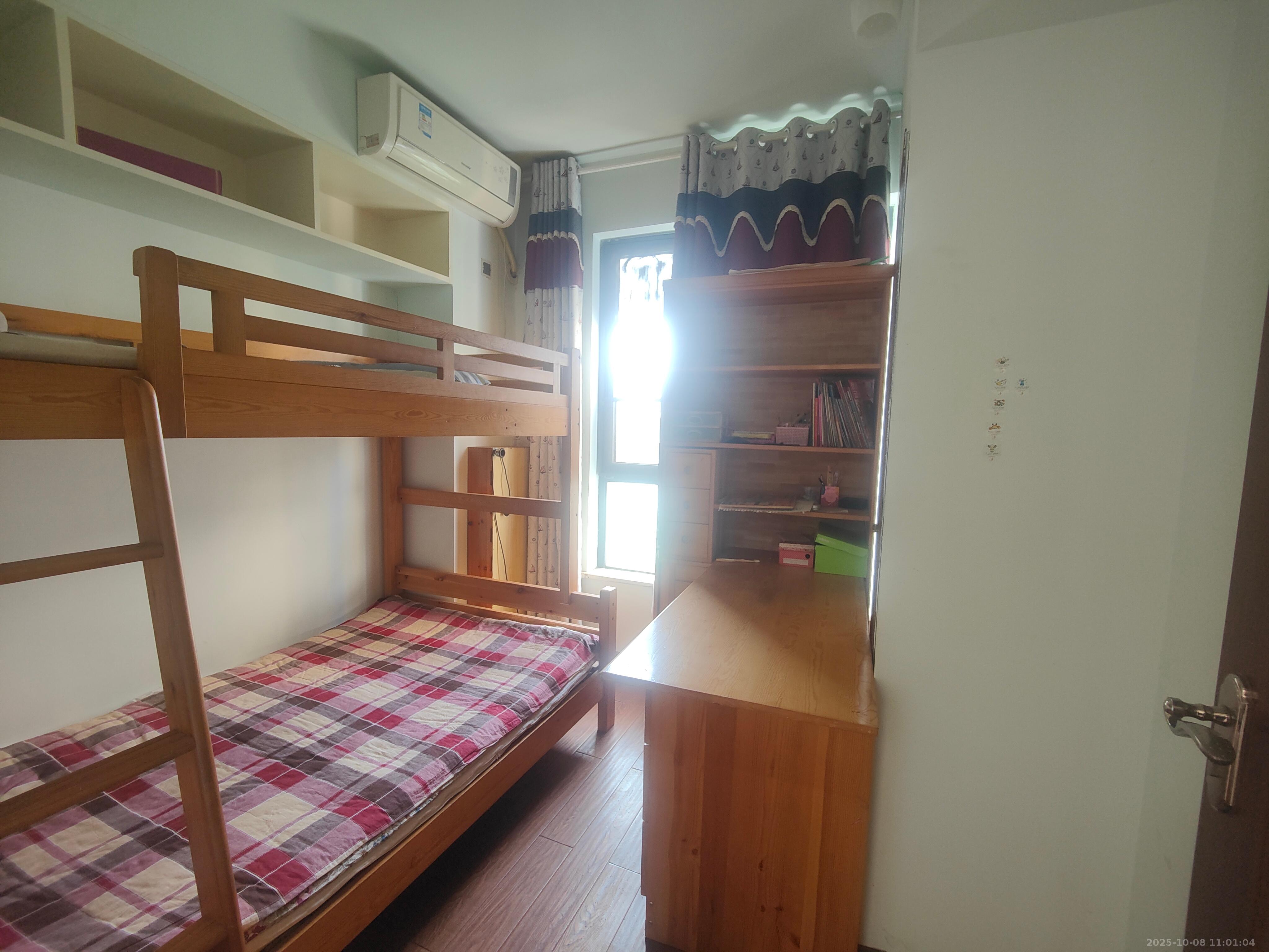中建御山和苑  3室2厅2卫    1600.0元/月室内图