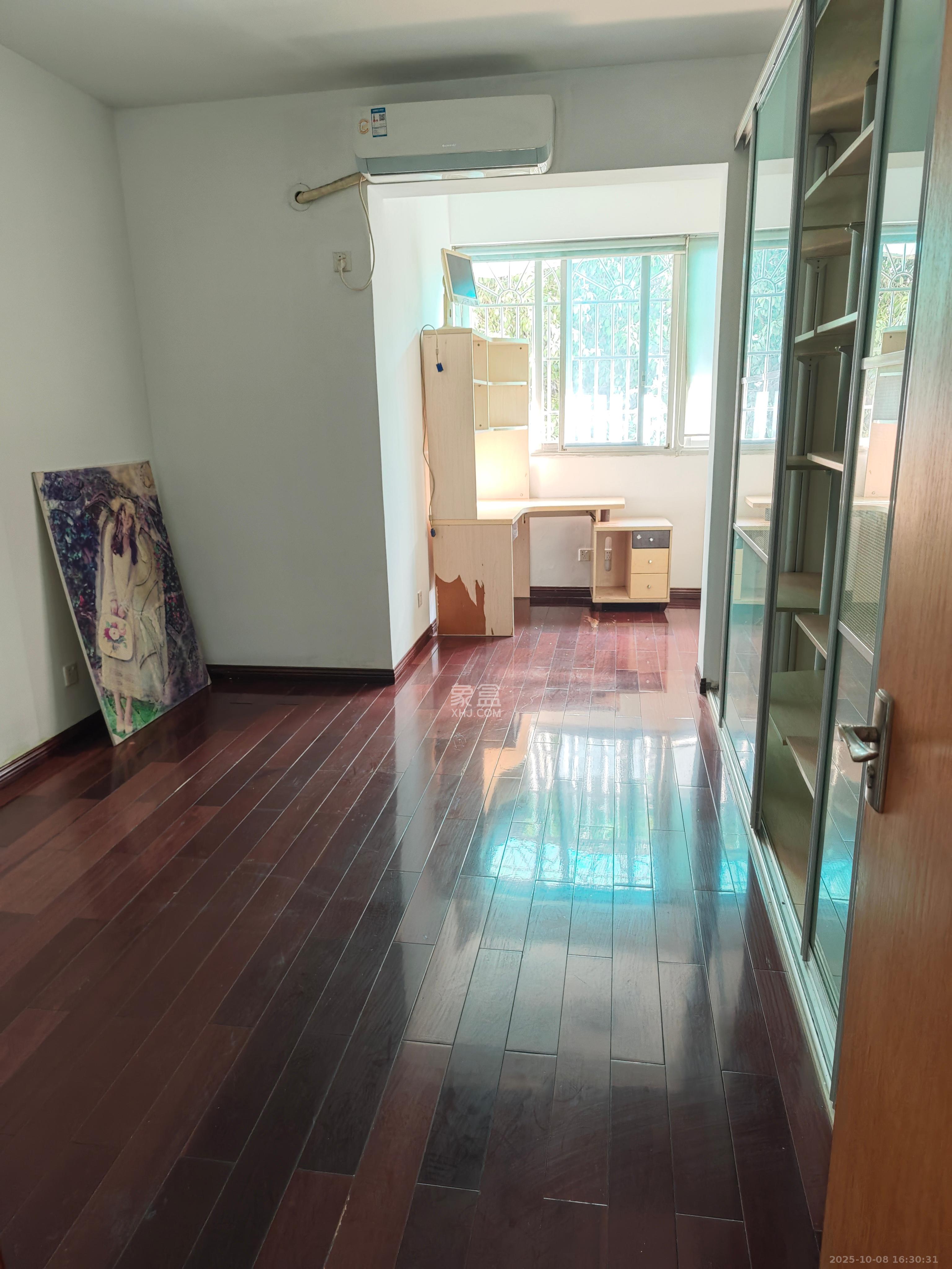 湘卫花苑  4室2厅2卫    2900.0元/月室内图