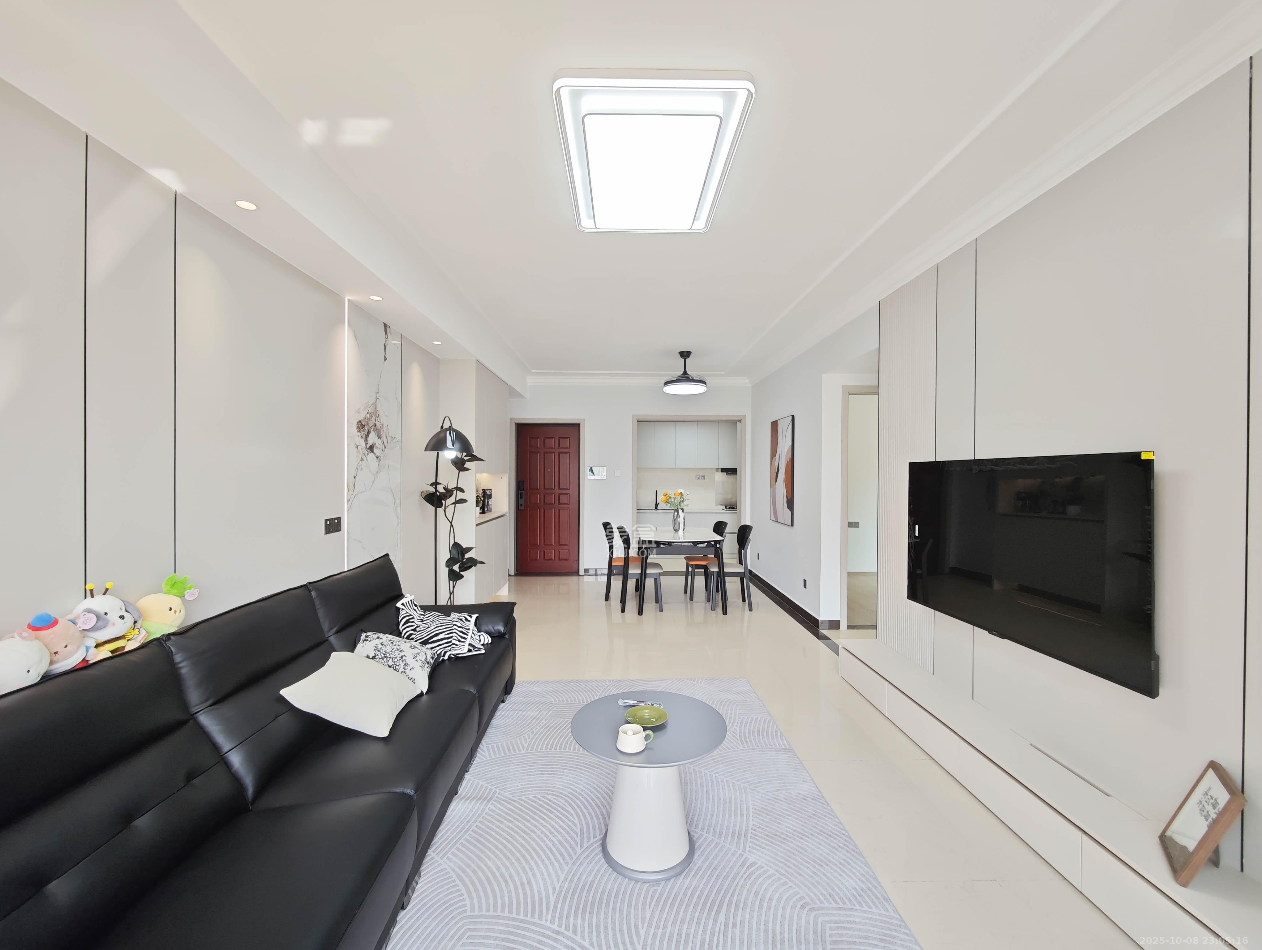 恒大城  2室2厅1卫    67.8万客厅