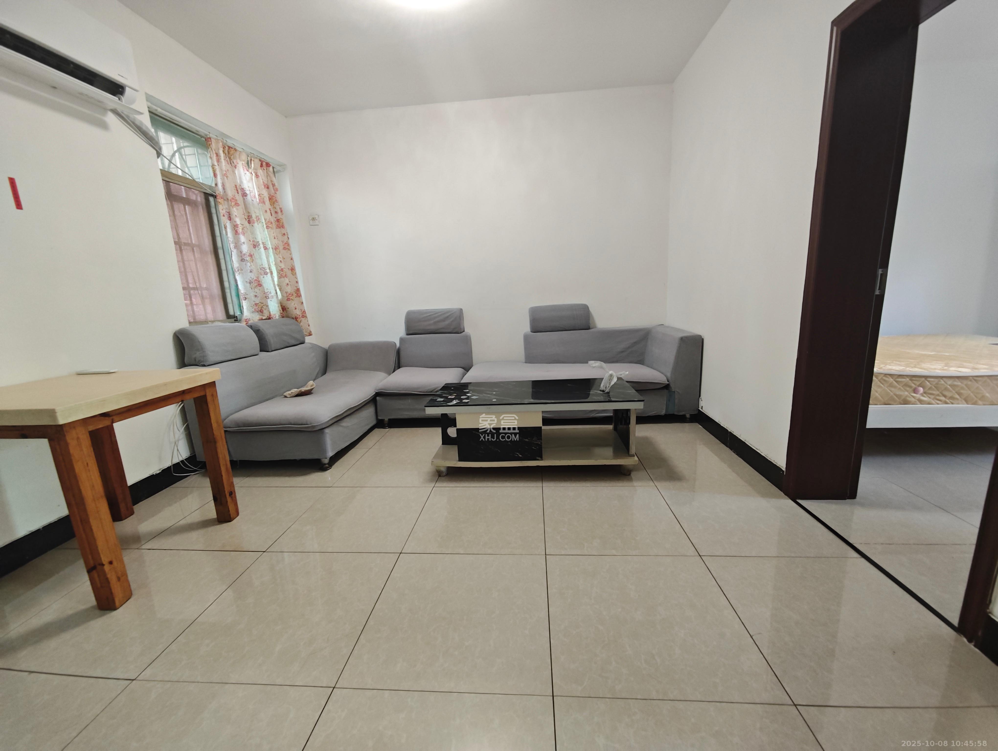 黄泥岭社区  2室2厅1卫    1800.0元/月 黄泥岭社区  2室2厅1卫    1800.0元/月室内图