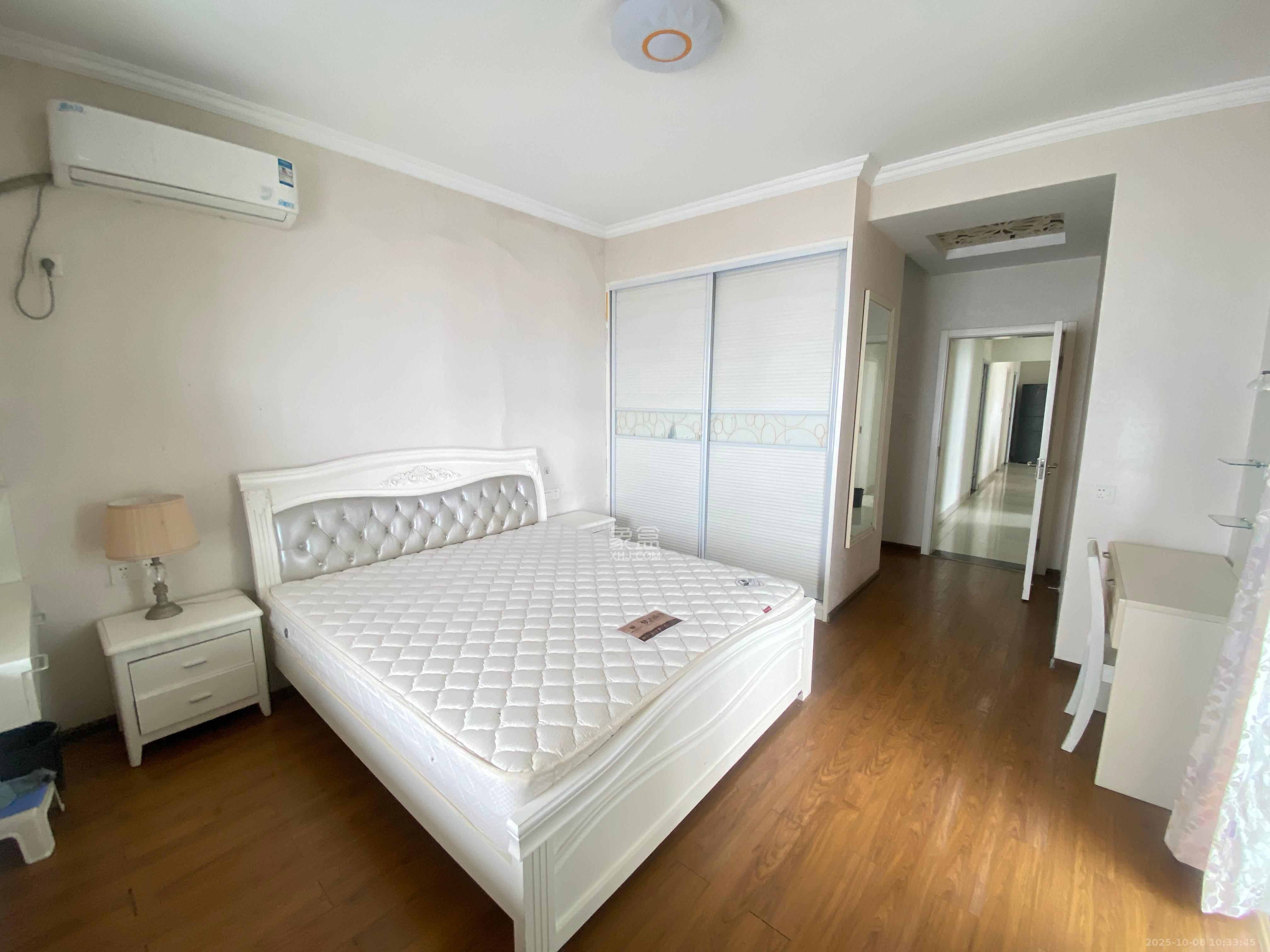 双湾国际(湘江御景花园) 4室2厅2卫 3000.0元/月 双湾国际(湘江御景花园) 4室2厅2卫 3000.0元/月室内图