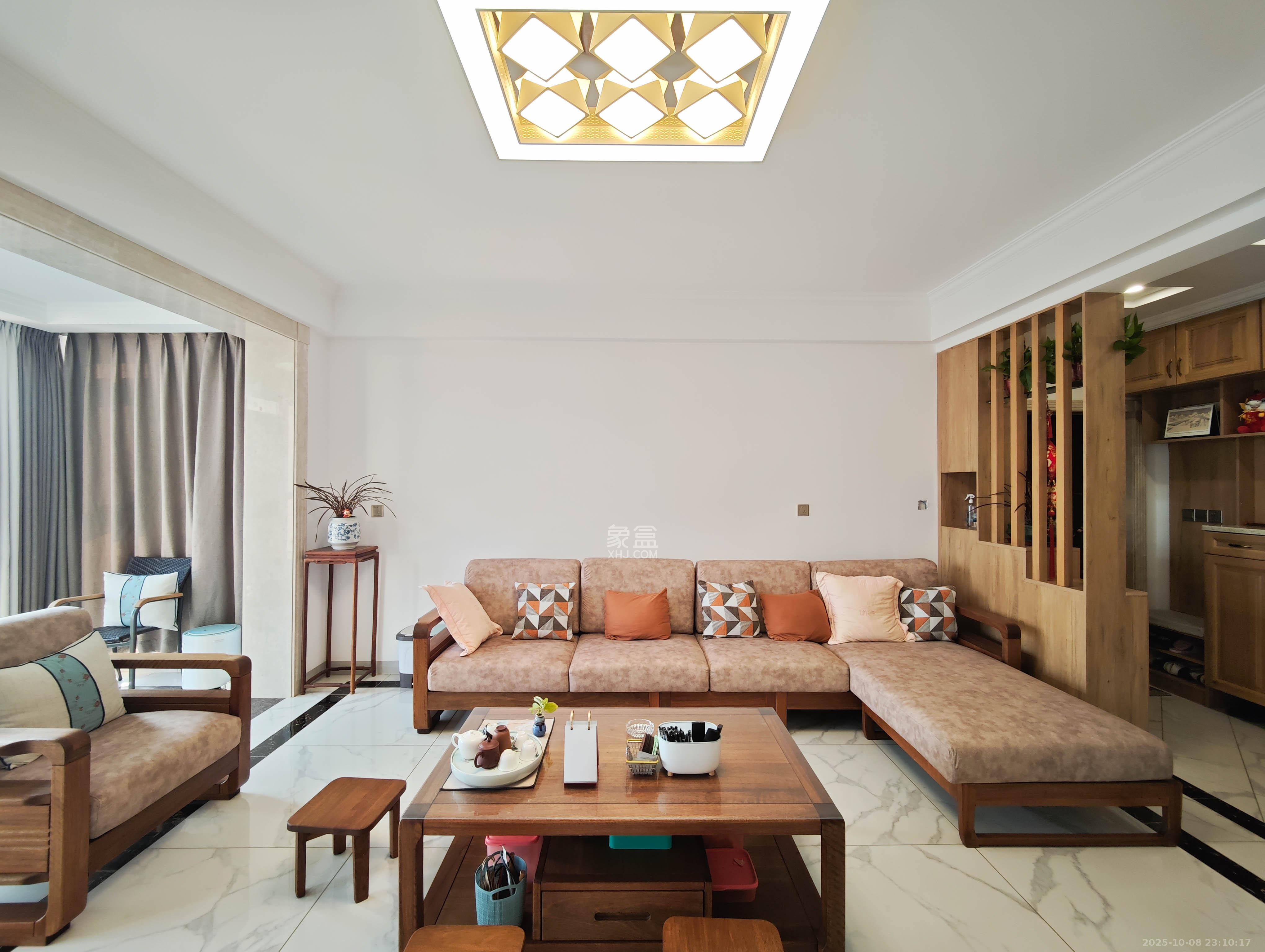 宏聚地中海  9室2厅5卫    310.0万 宏聚地中海  9室2厅5卫    310.0万客厅