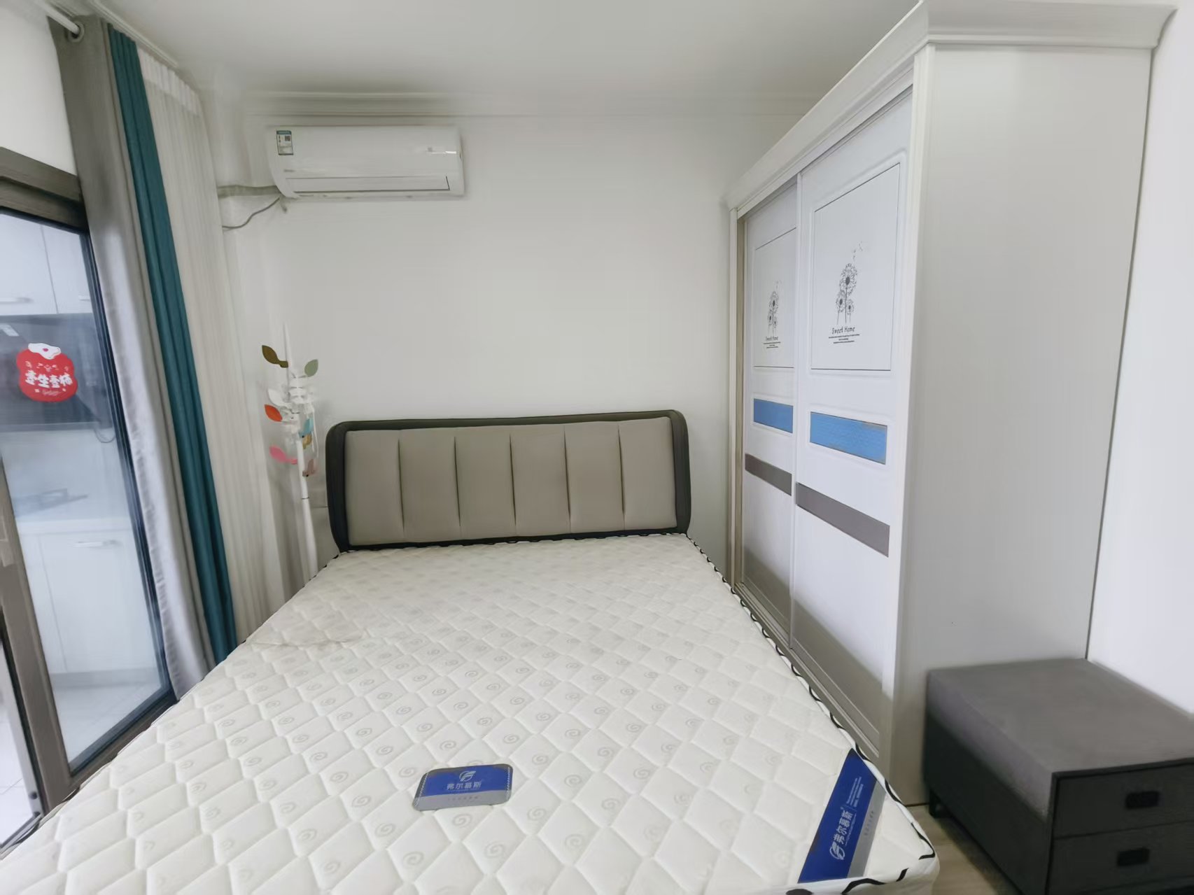 保利香槟国际  1室1厅1卫    1300.0元/月 保利香槟国际  1室1厅1卫    1300.0元/月室内图