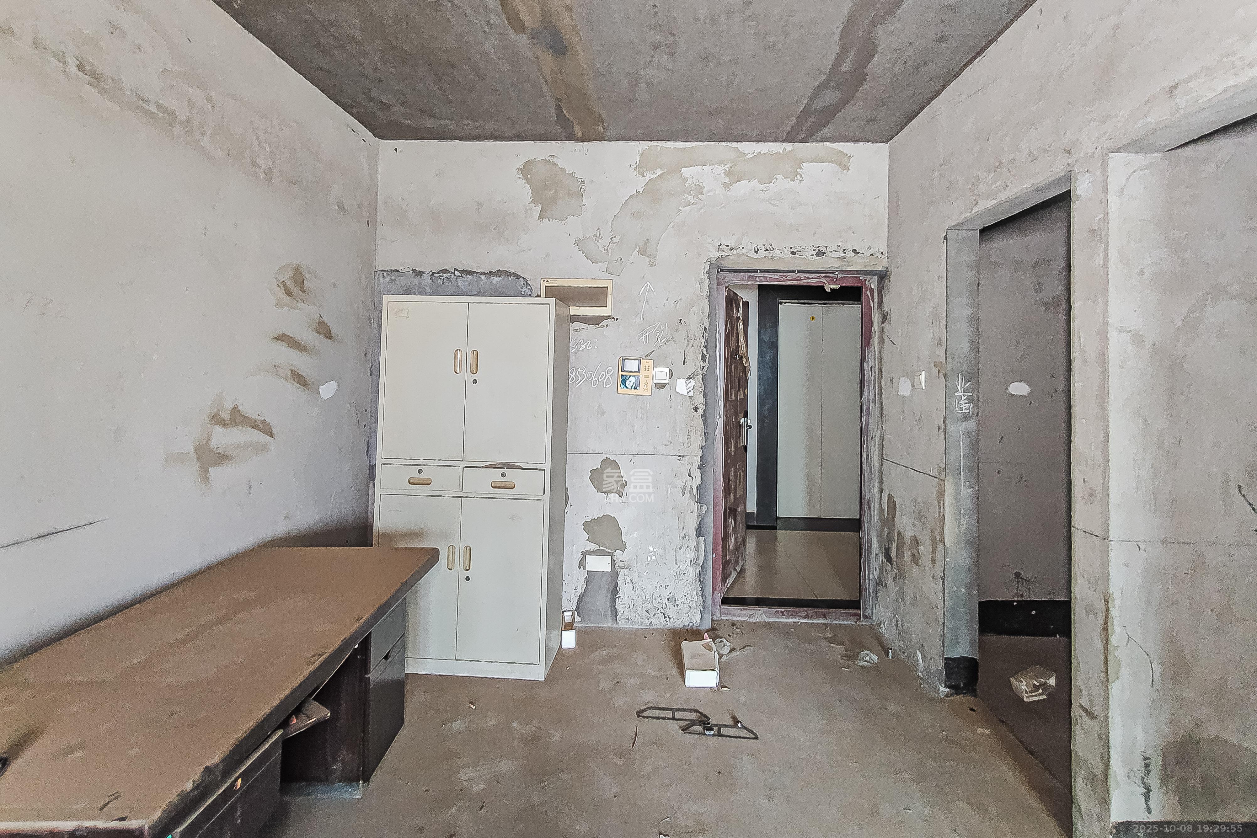 菁华源  3室2厅2卫    79.8万客厅