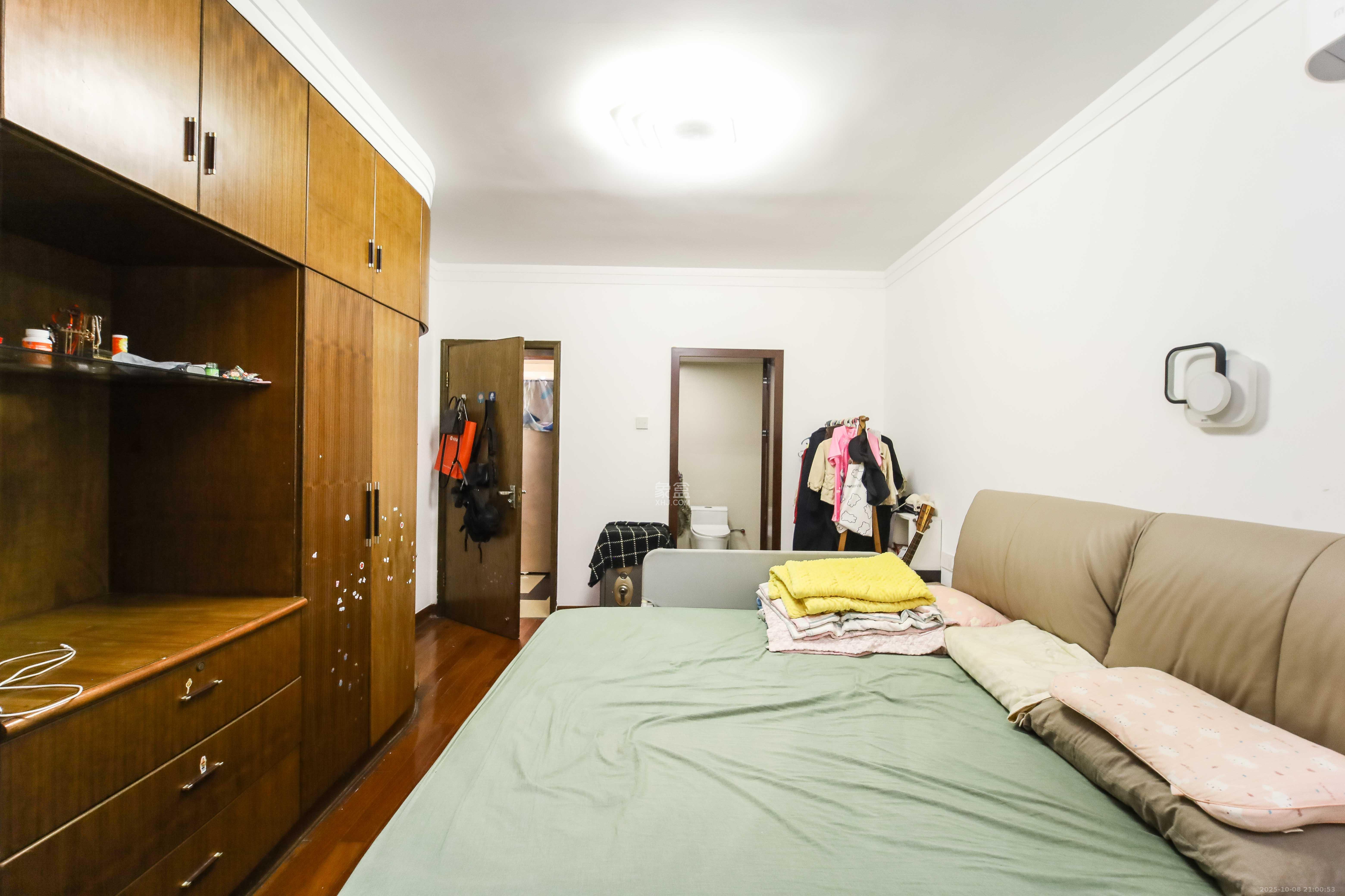 安泰新村 4室2厅2卫 95.0万 安泰新村 4室2厅2卫 95.0万卧室