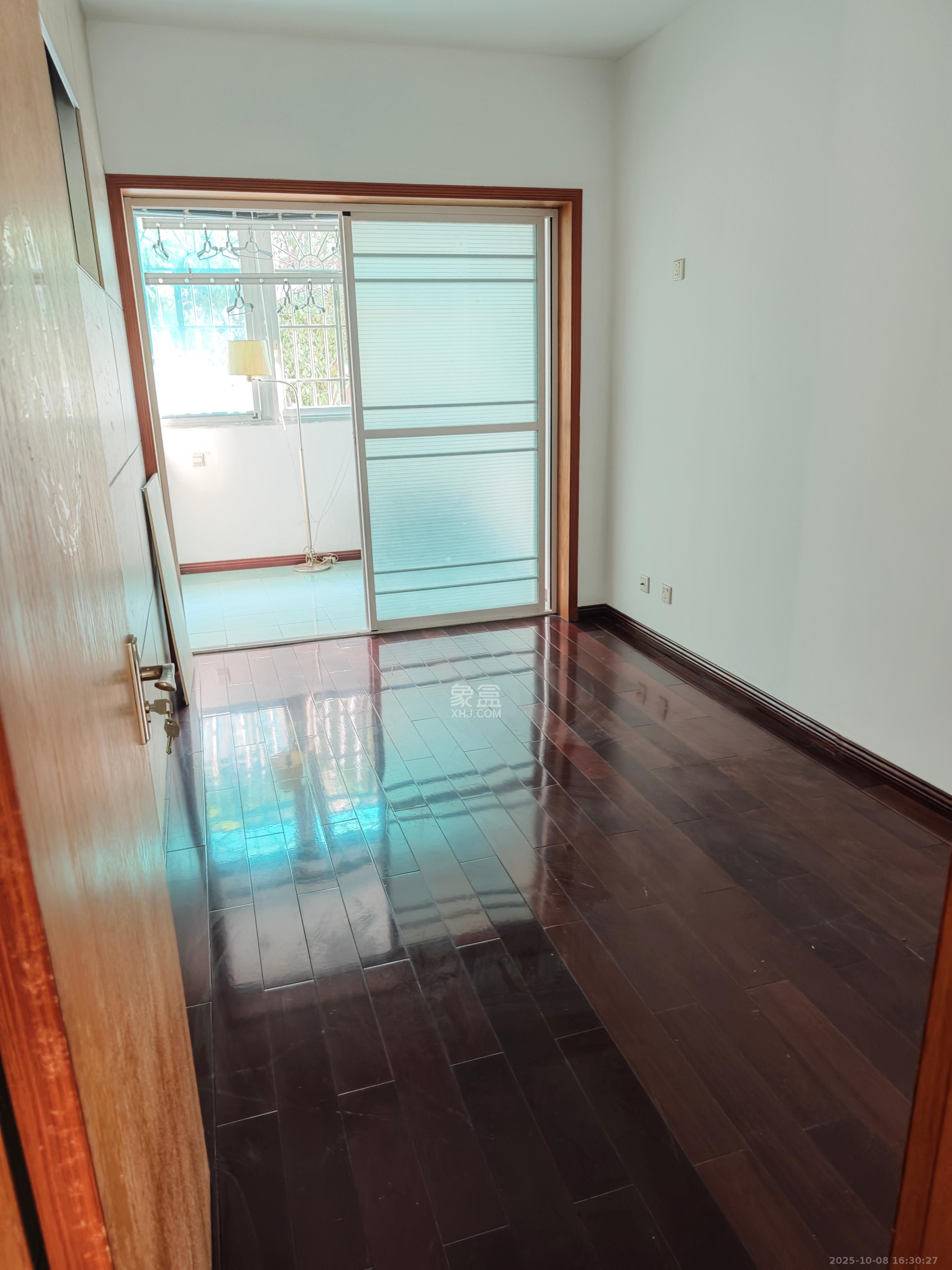 湘卫花苑  4室2厅2卫    2900.0元/月 湘卫花苑  4室2厅2卫    2900.0元/月室内图