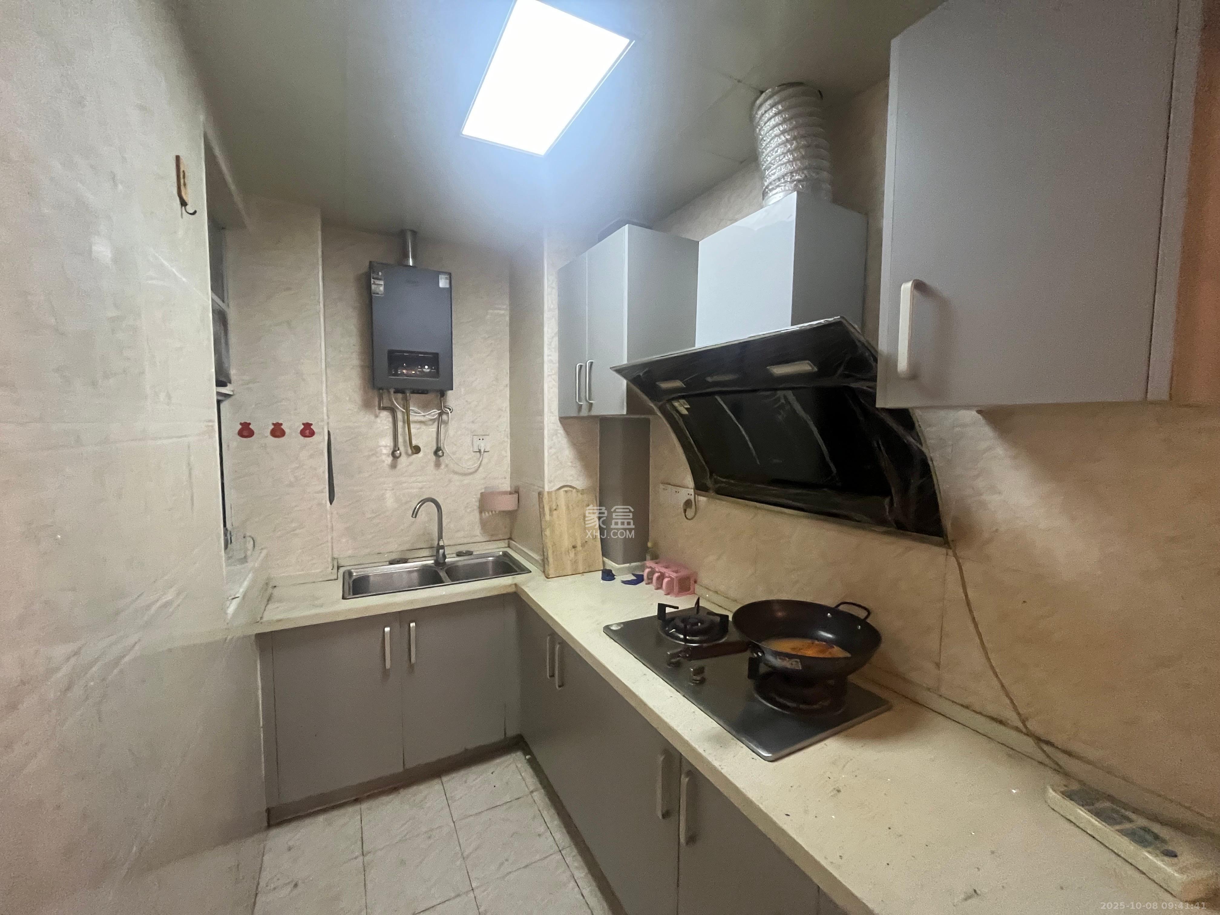 金科时代中心  2室1厅1卫    2200.0元/月室内图