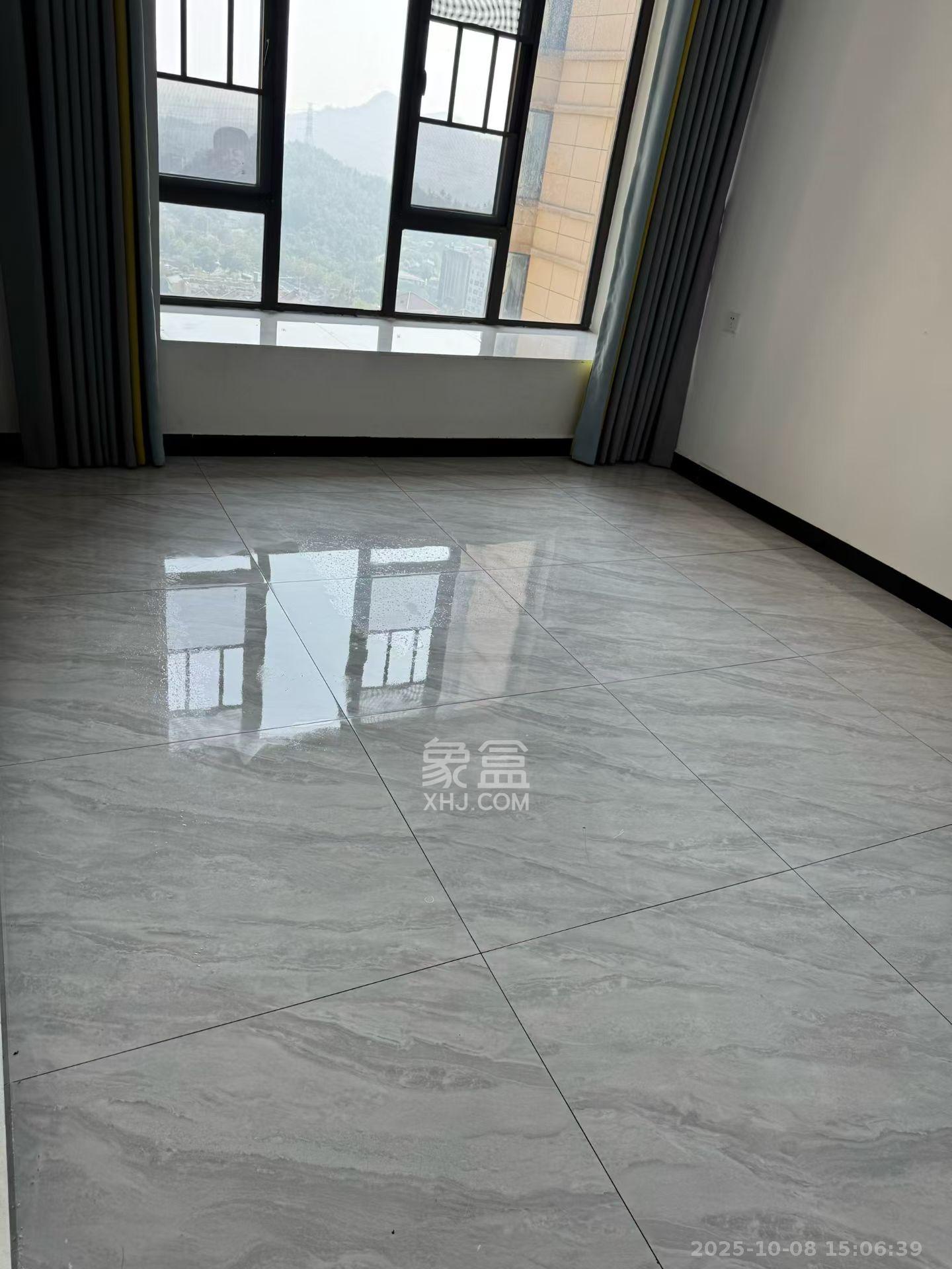 润和山水郡 4室2厅2卫 2200.0元/月 润和山水郡 4室2厅2卫 2200.0元/月室内图