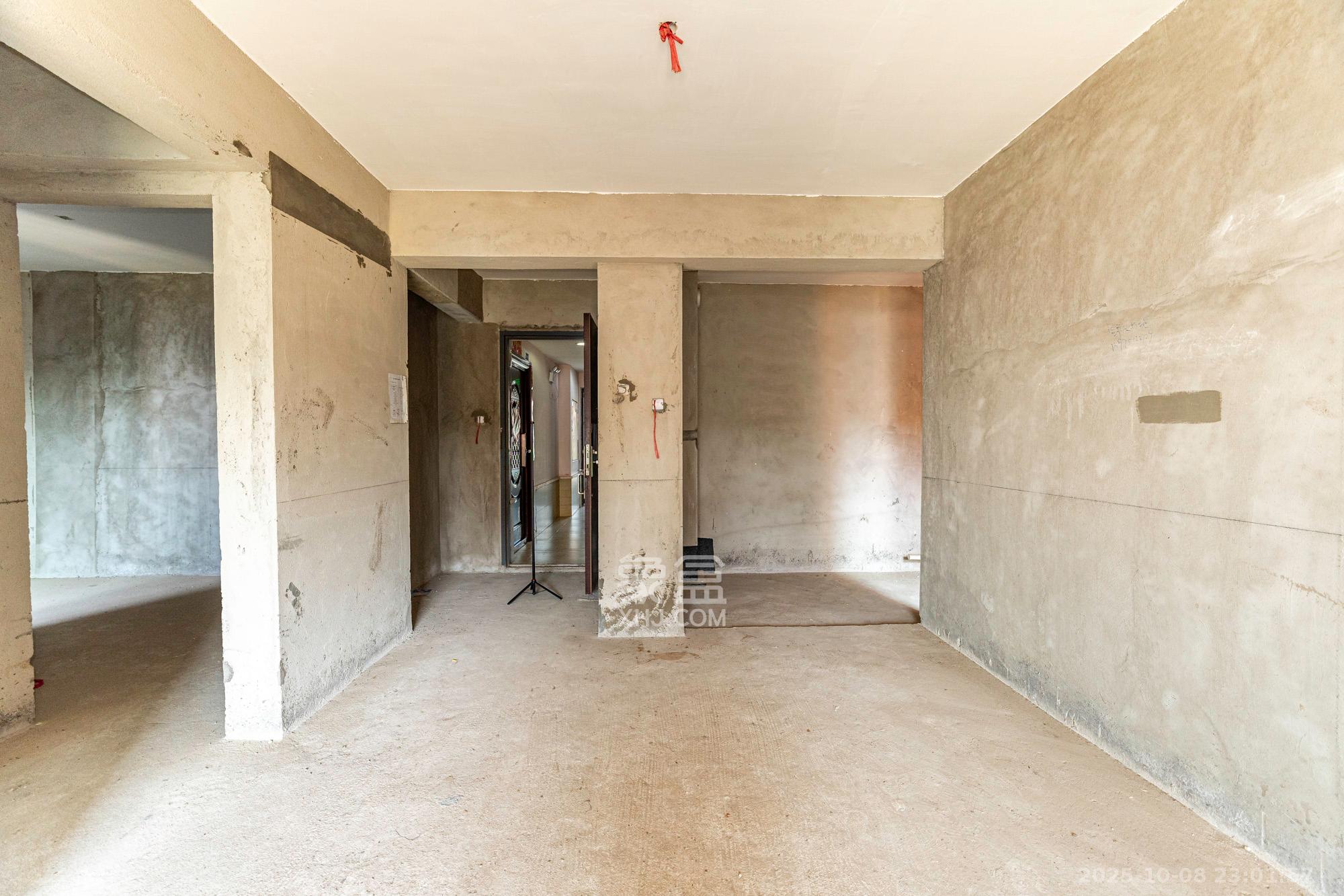 海伦春天  2室2厅1卫    39.8万 海伦春天  2室2厅1卫    39.8万客厅