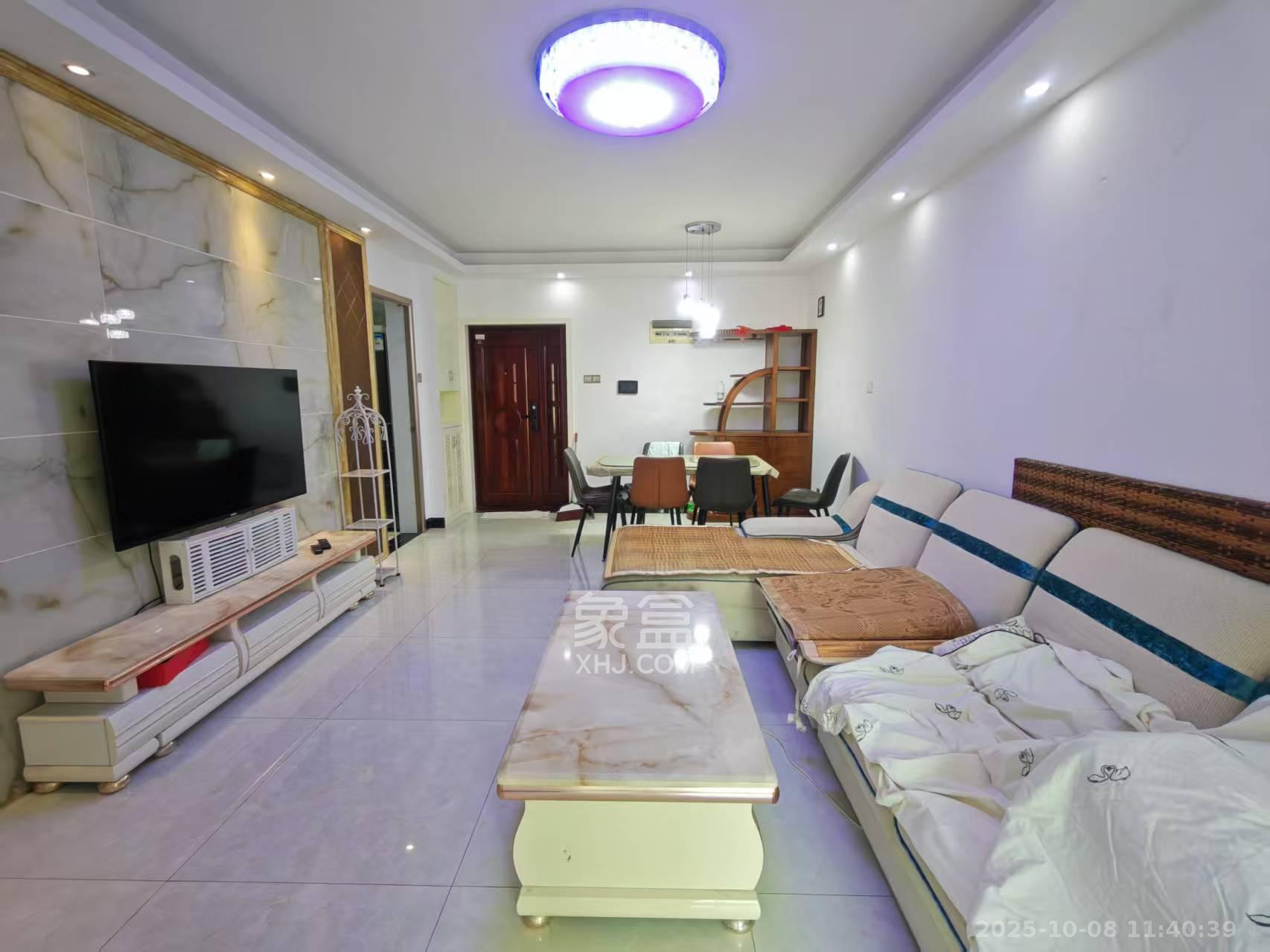 绿地中央广场  3室2厅1卫    2800.0元/月 绿地中央广场  3室2厅1卫    2800.0元/月室内图