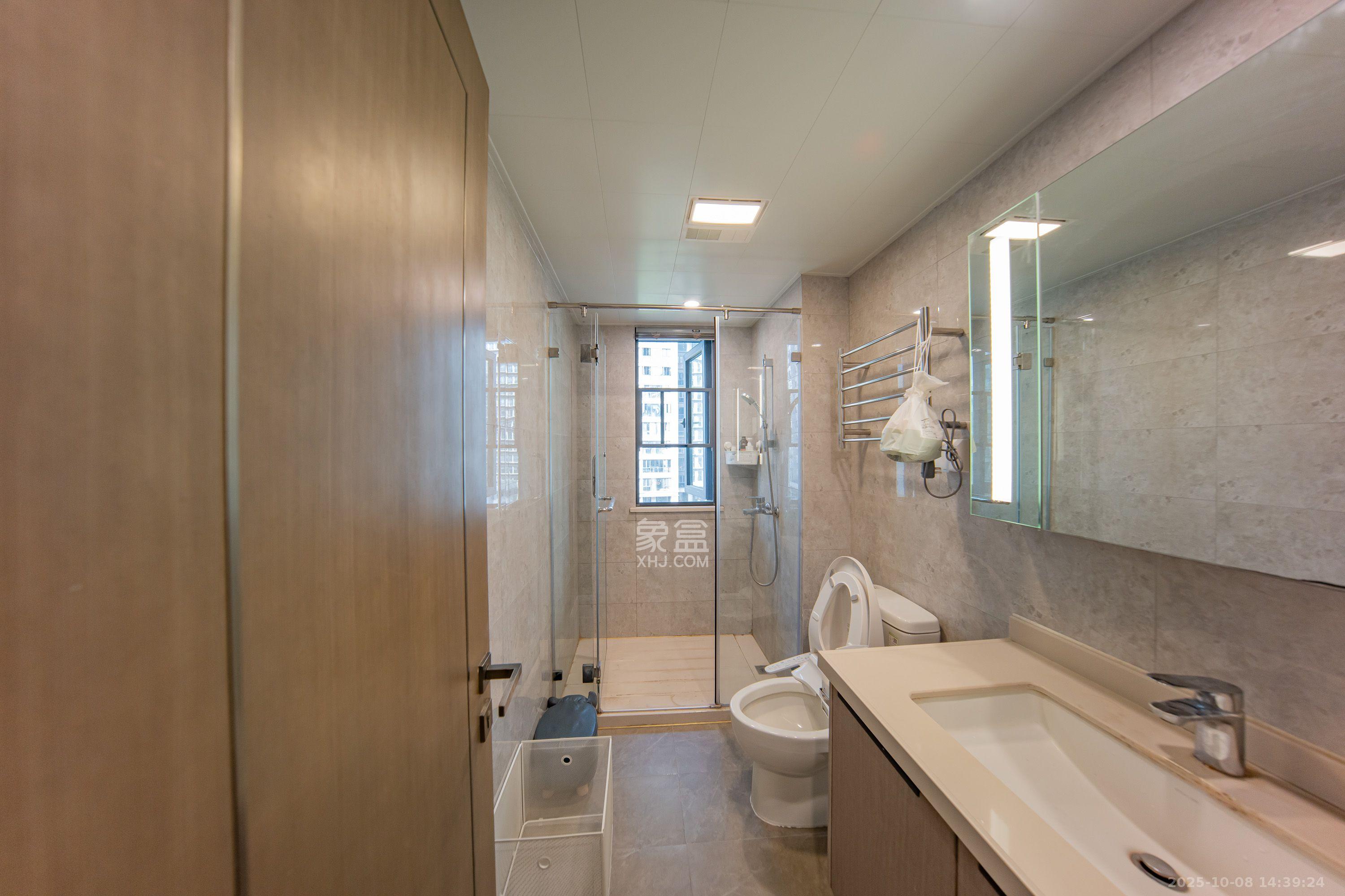 映客龙湖璟翠公馆(映客龙湖璟翠中心) 4室2厅2卫 4500.0元/月 映客龙湖璟翠公馆(映客龙湖璟翠中心) 4室2厅2卫 4500.0元/月室内图