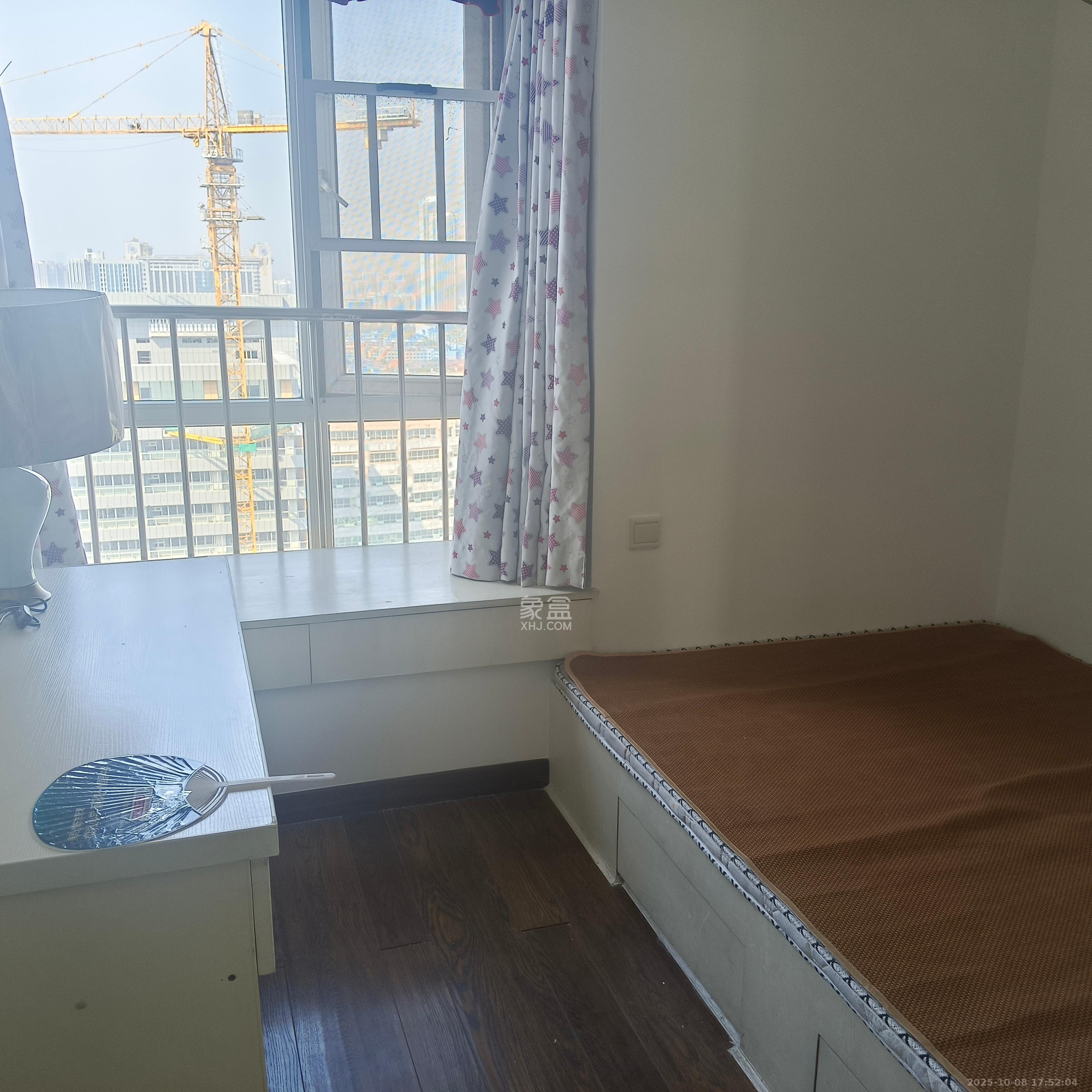 泊爱蓝湾  3室2厅1卫    2800.0元/月室内图