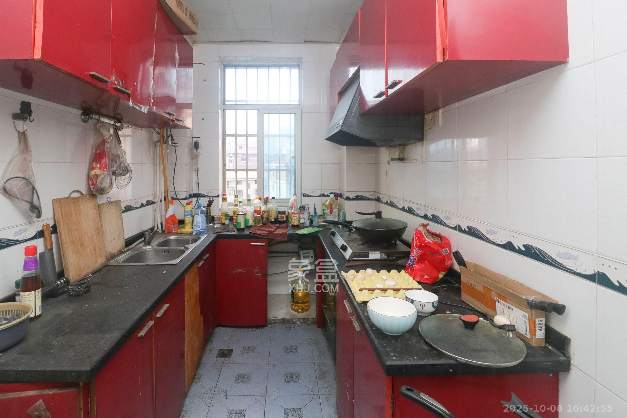 新雅园 6室2厅1卫 3400.0元/月 新雅园 6室2厅1卫 3400.0元/月室内图