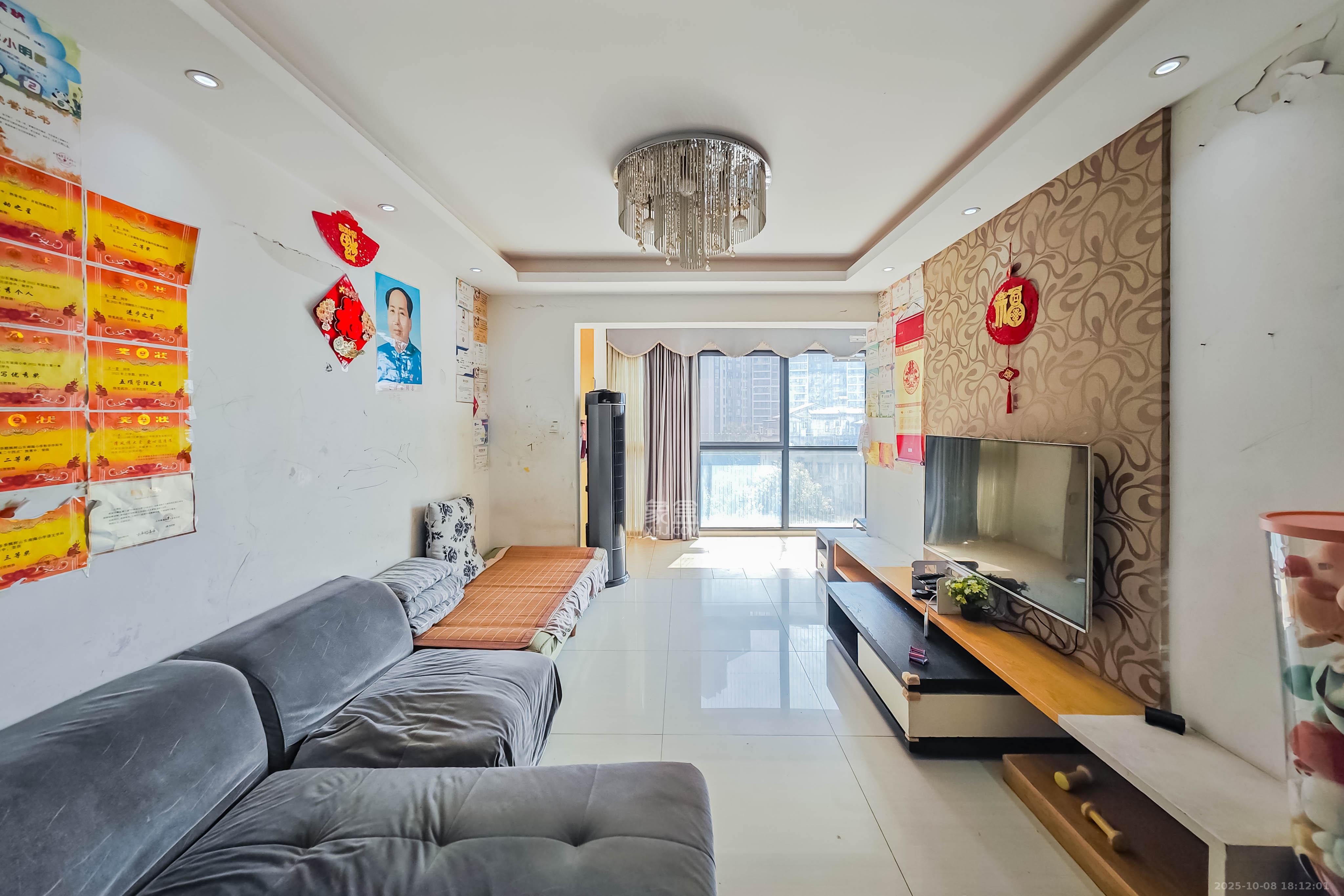 融科东南海  3室2厅1卫    90.0万 融科东南海  3室2厅1卫    90.0万客厅