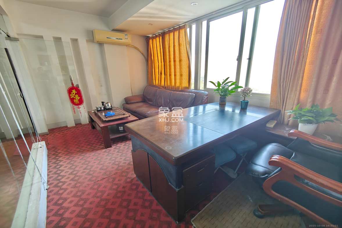 玛依拉山庄 1室1厅1卫 1400.0元/月 玛依拉山庄 1室1厅1卫 1400.0元/月室内图