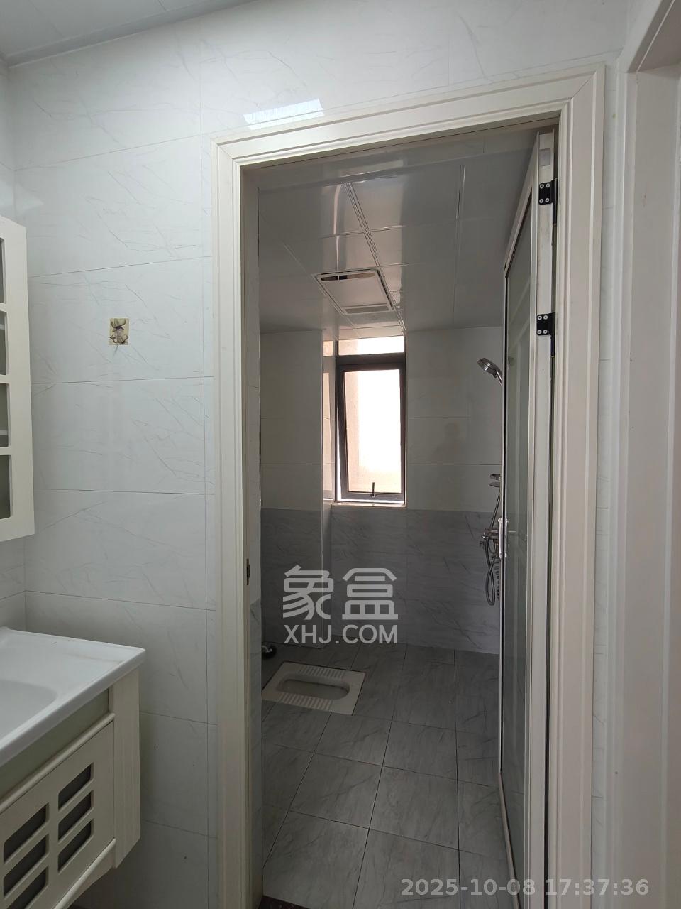 山水蓝天 3室2厅2卫 1700.0元/月 山水蓝天 3室2厅2卫 1700.0元/月室内图