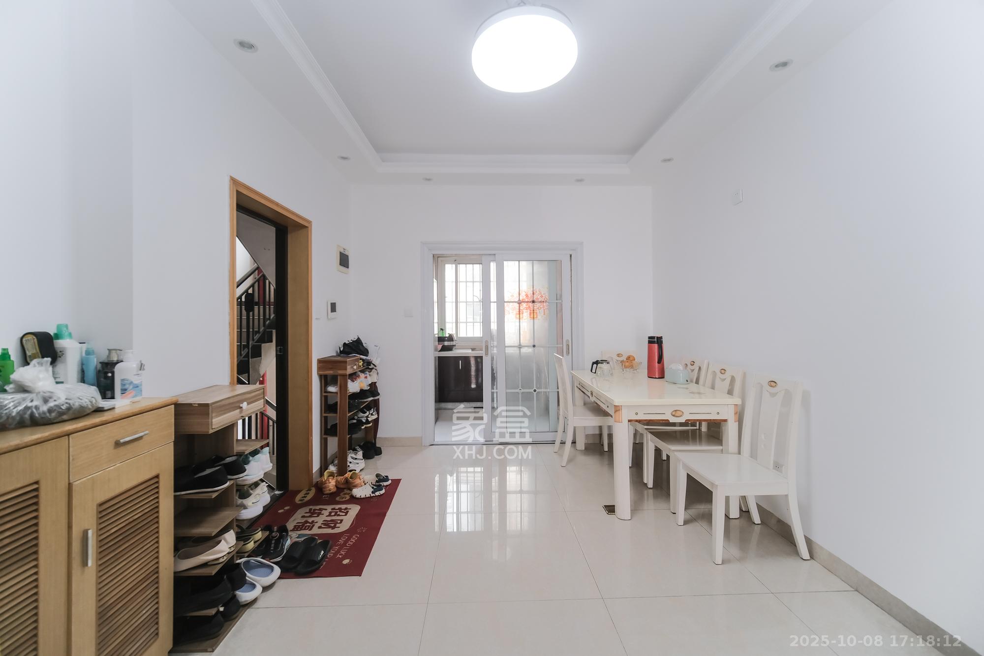 山水湾 3室2厅2卫 82.8万 山水湾 3室2厅2卫 82.8万客厅