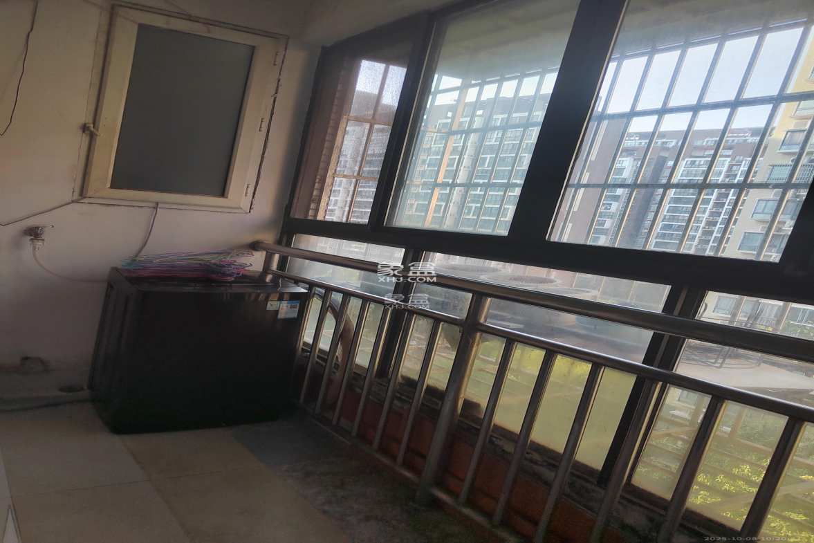 满庭芳小区  2室1厅1卫    1400.0元/月 满庭芳小区  2室1厅1卫    1400.0元/月室内图