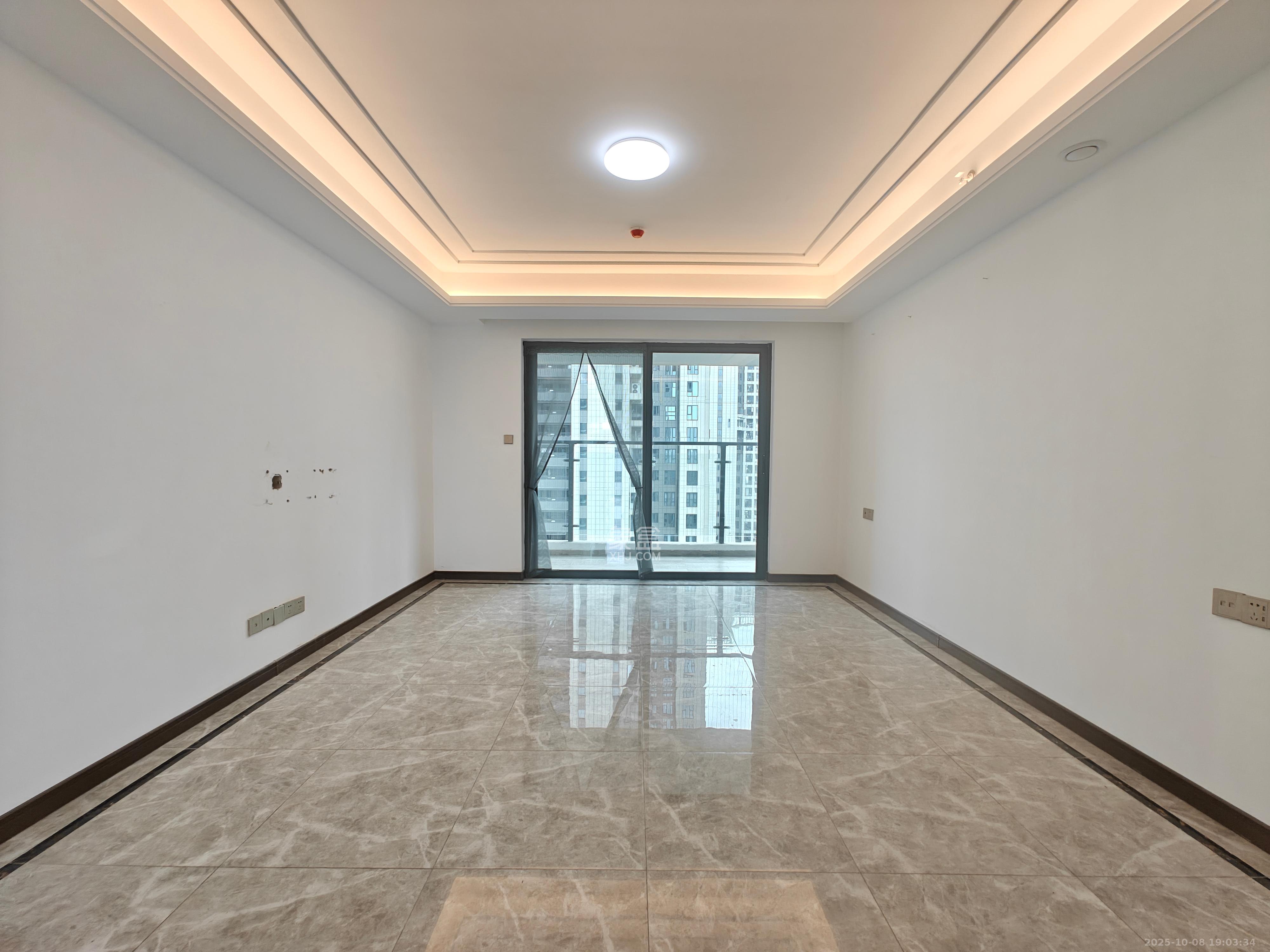 绿地长沙城际空间站(绿地新里佳苑)  4室2厅2卫    4000.0元/月 绿地长沙城际空间站(绿地新里佳苑)  4室2厅2卫    4000.0元/月