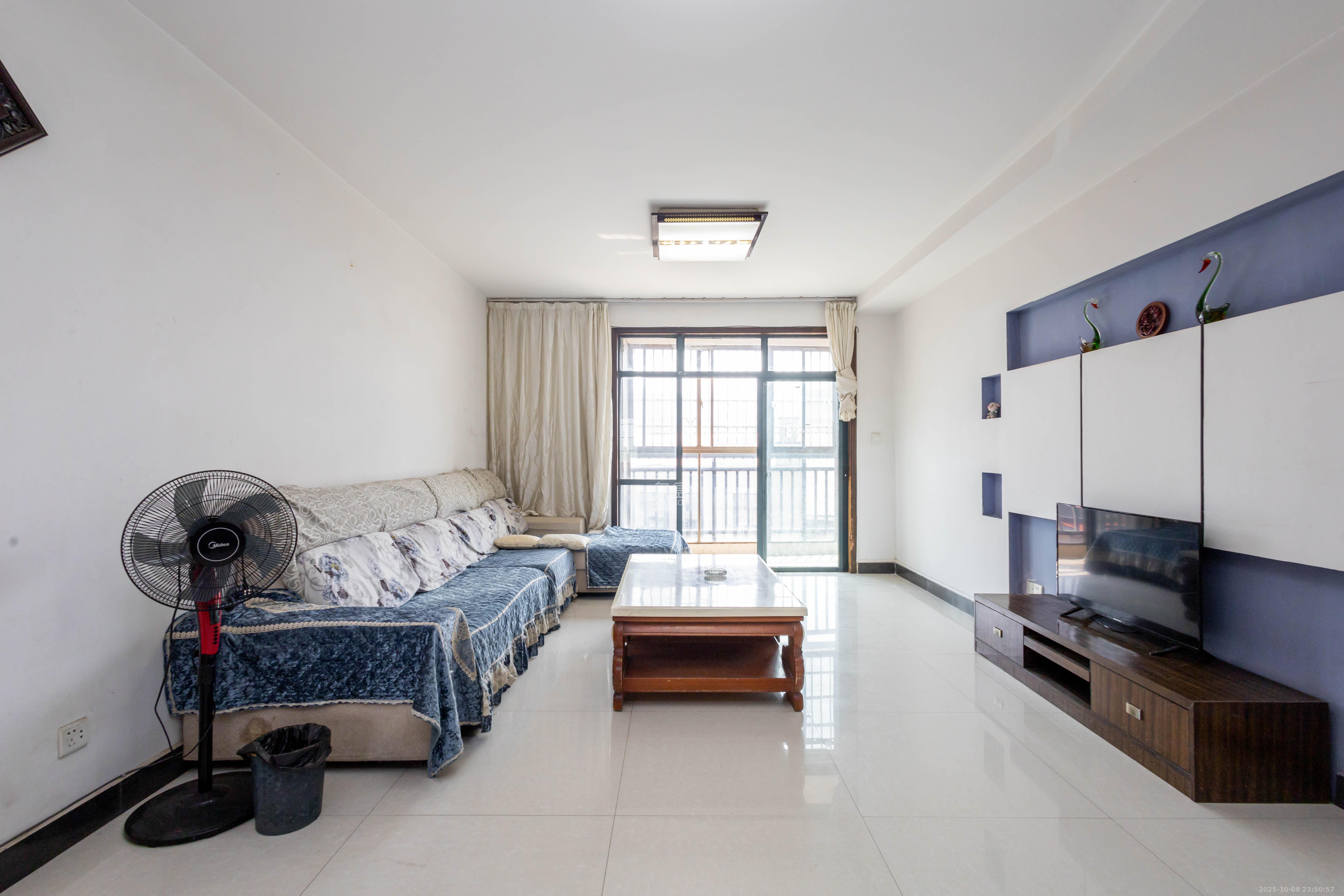 东业早安星城  3室2厅1卫    57.0万客厅