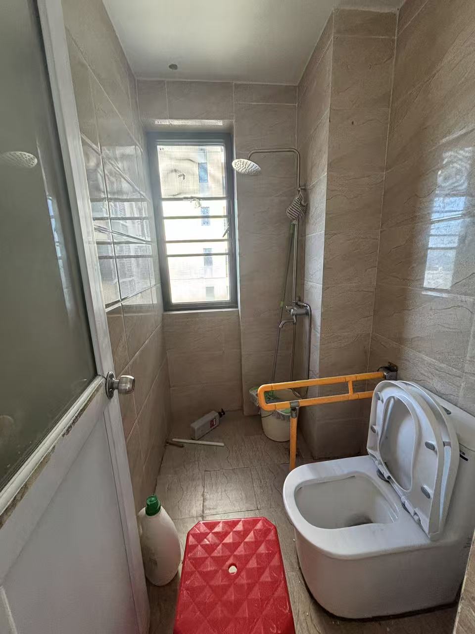 新海小区 1室1厅1卫 1000.0元/月 新海小区 1室1厅1卫 1000.0元/月室内图