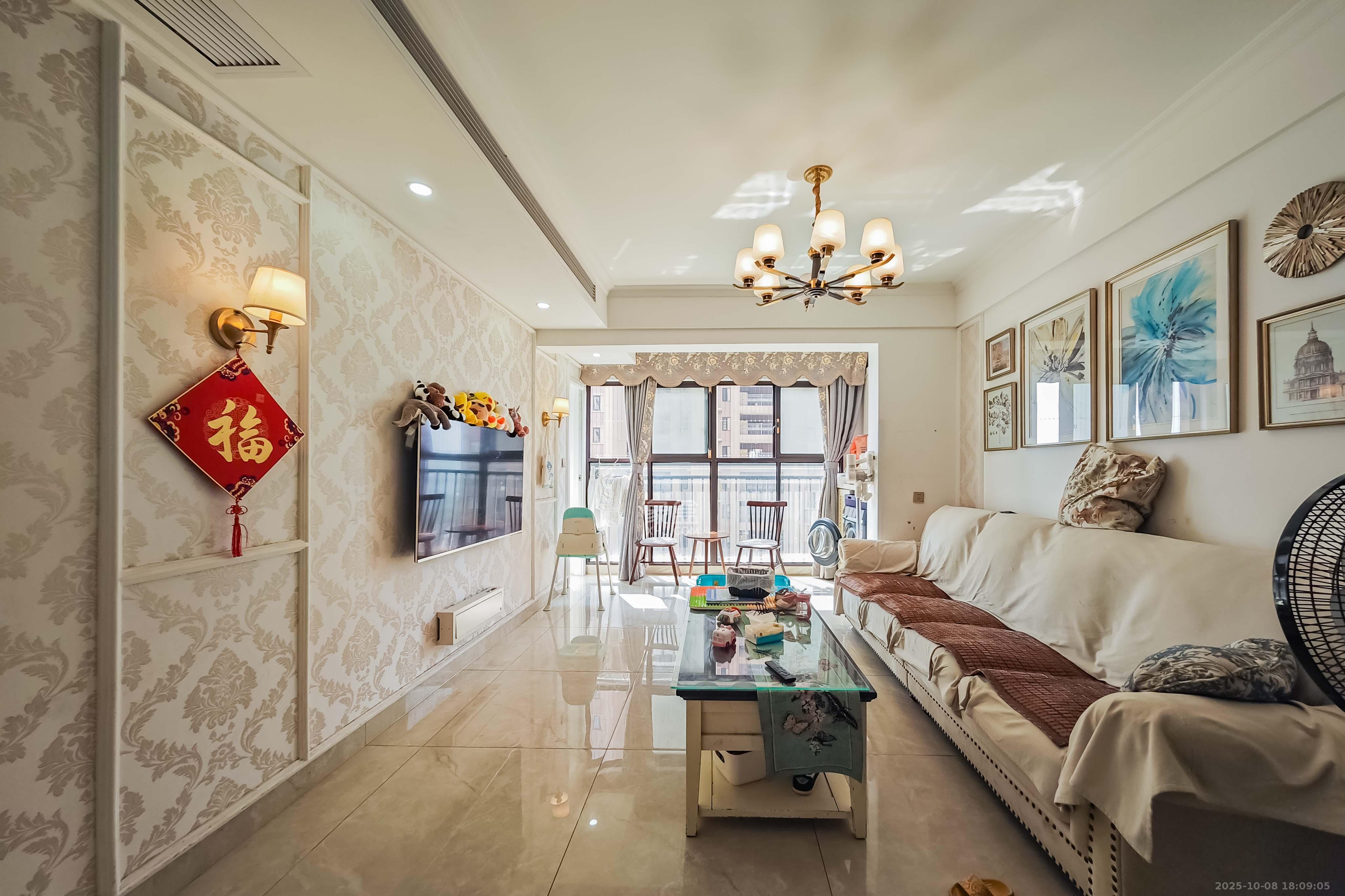 旭辉香樟公馆 3室2厅2卫 89.8万 旭辉香樟公馆 3室2厅2卫 89.8万客厅