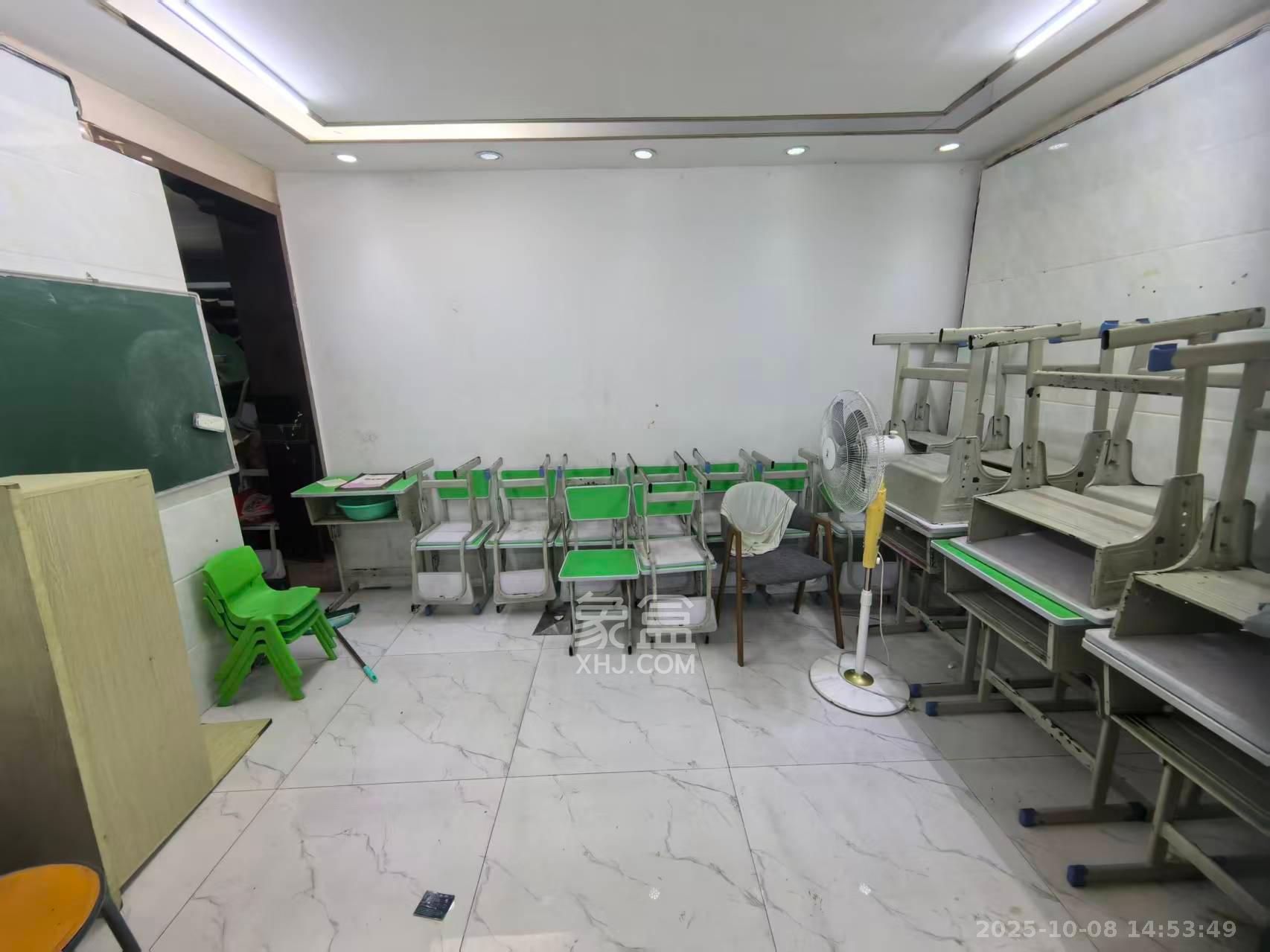 马王堆陶瓷建材新城  3室2厅2卫    2200.0元/月室内图