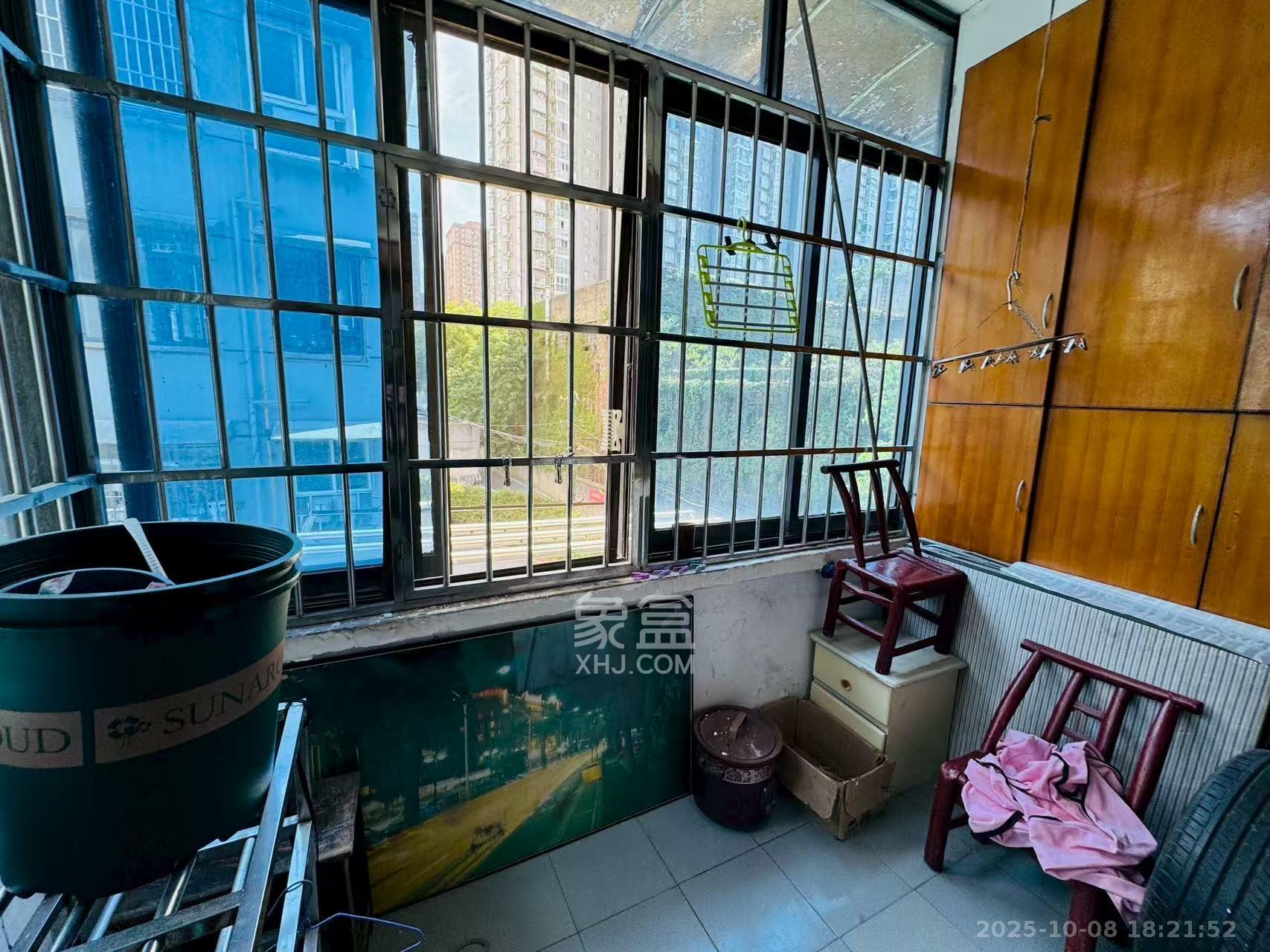 省气象局宿舍 3室1厅1卫 1800.0元/月 省气象局宿舍 3室1厅1卫 1800.0元/月室内图