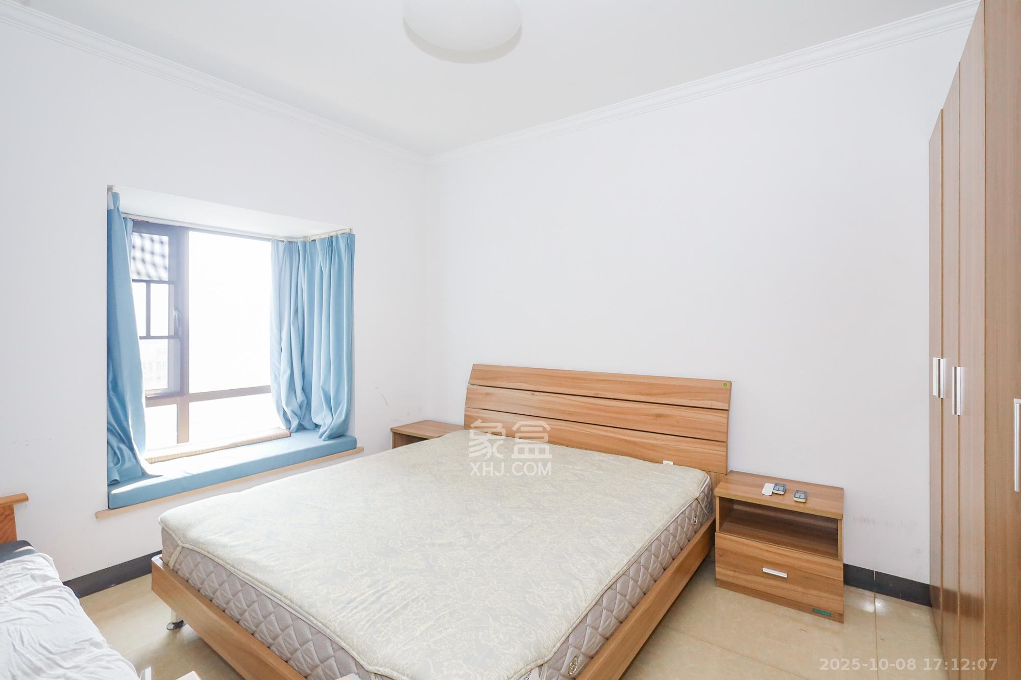 旭辉藏郡（藏郡、旭湘华府)  3室2厅1卫    240.0万卧室