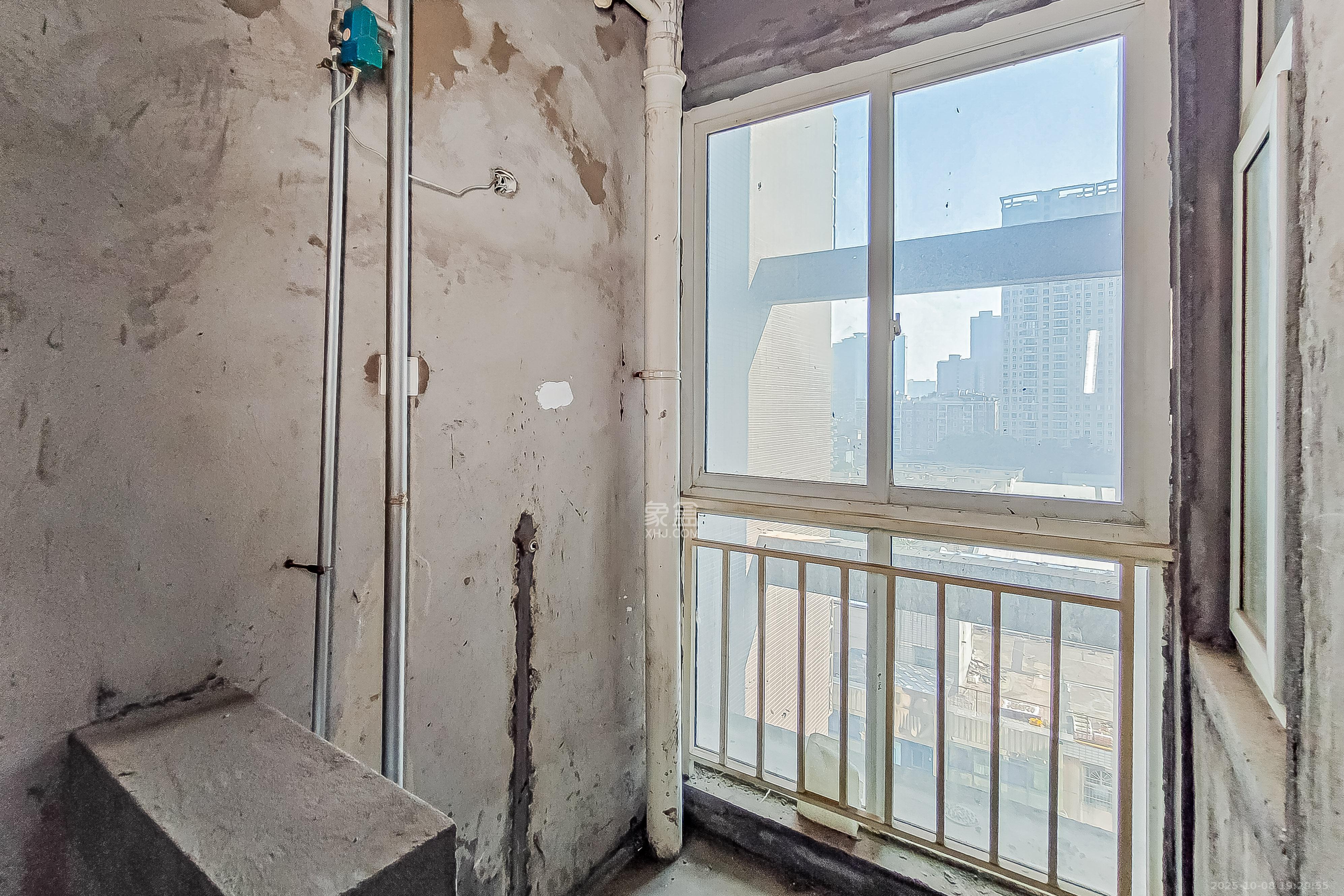 菁华源  3室2厅2卫    79.8万厨房