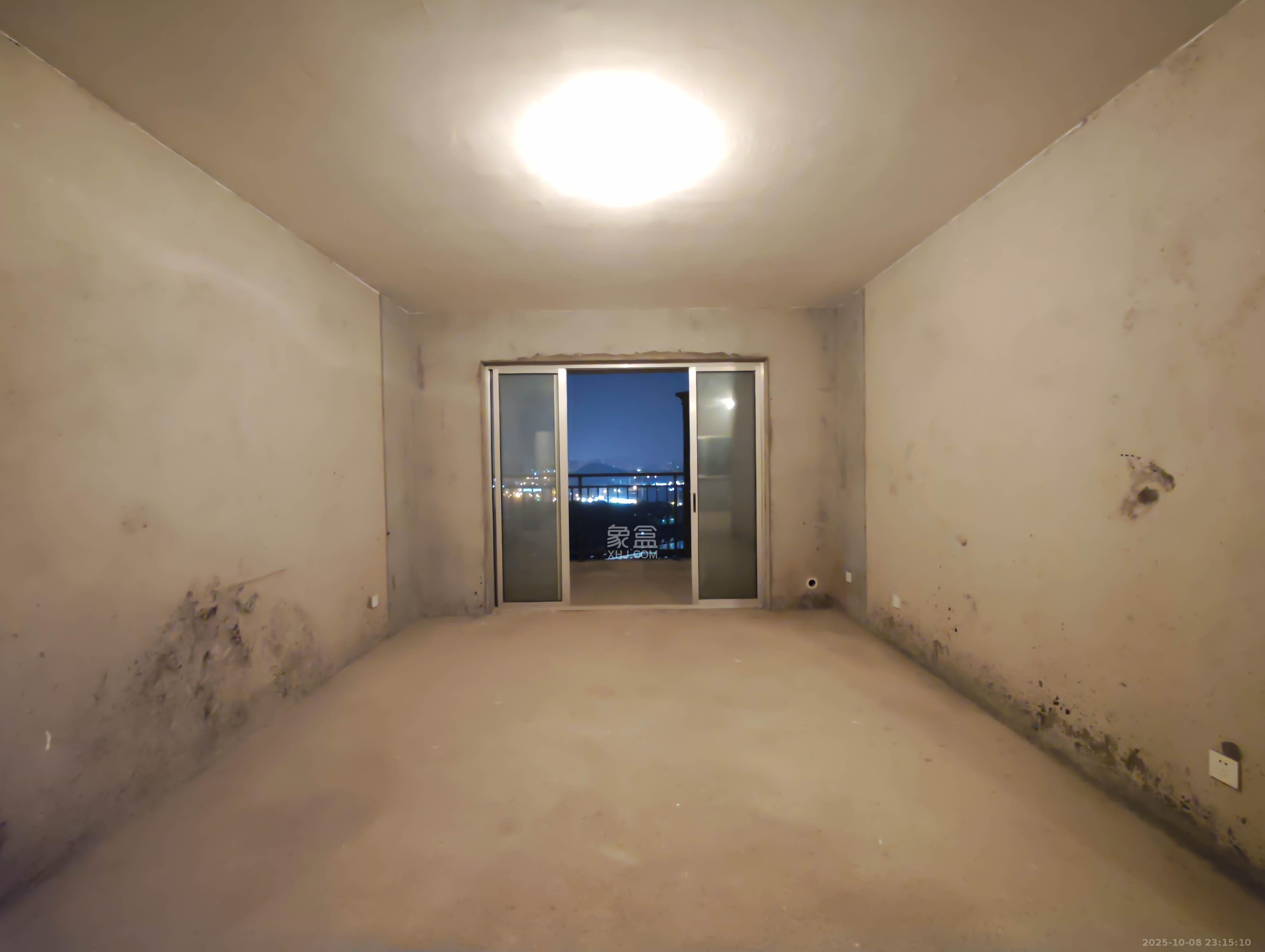 桃阳苑（省人大单位房）  3室2厅2卫    112.5万