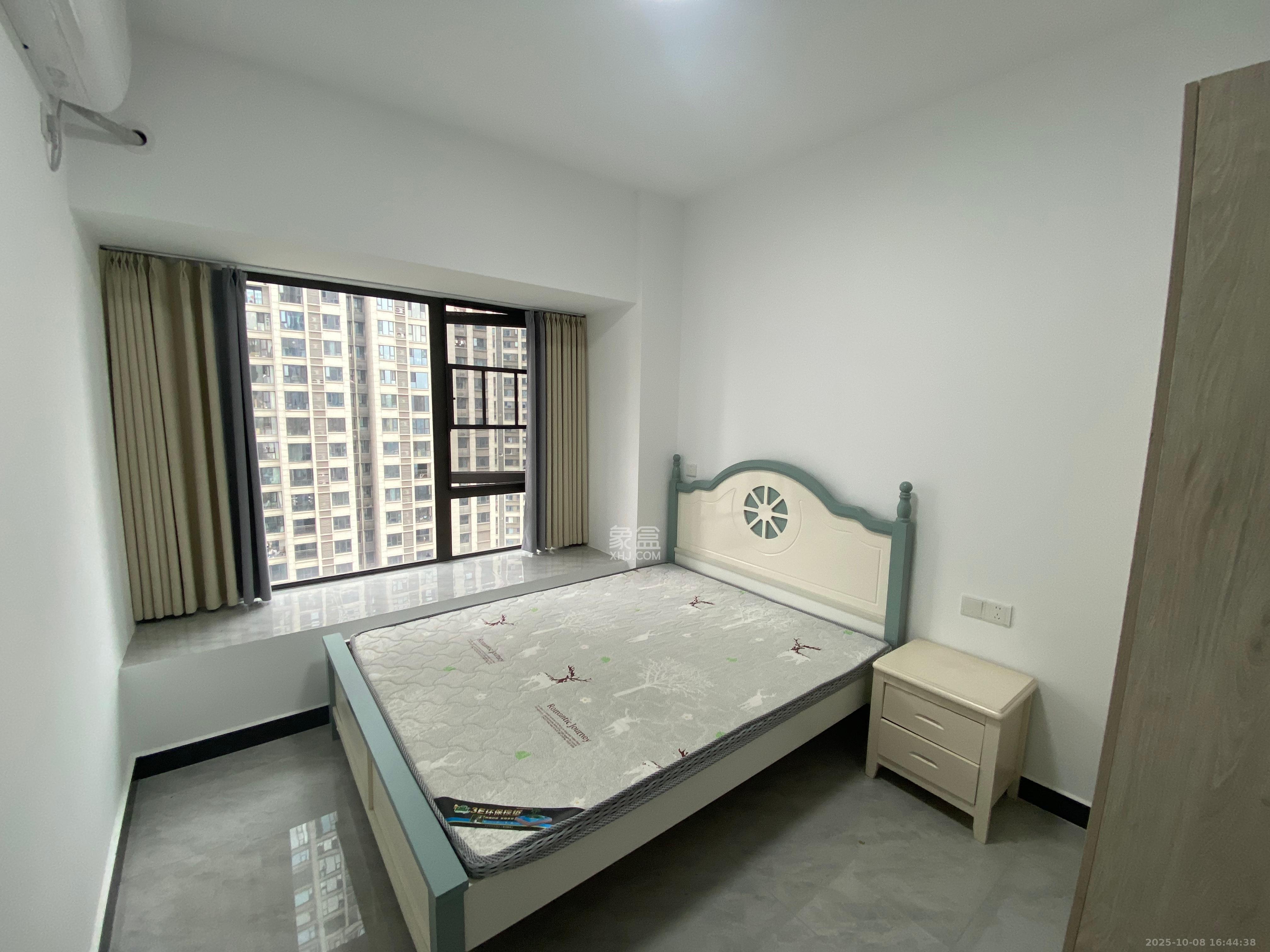 阳光城尚东湾愉景苑  4室2厅2卫    2800.0元/月室内图